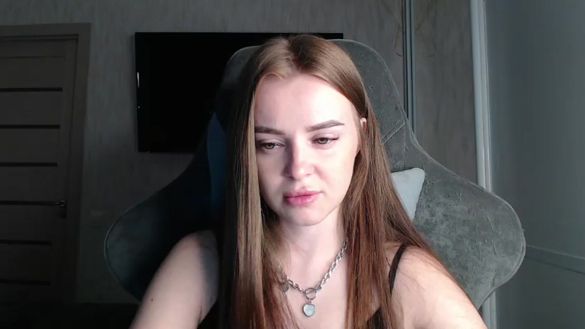 Gallery image thumbnail from BitsyMia's myfreecams stream on, 08/22/2024, 05:34 image 10 of 20