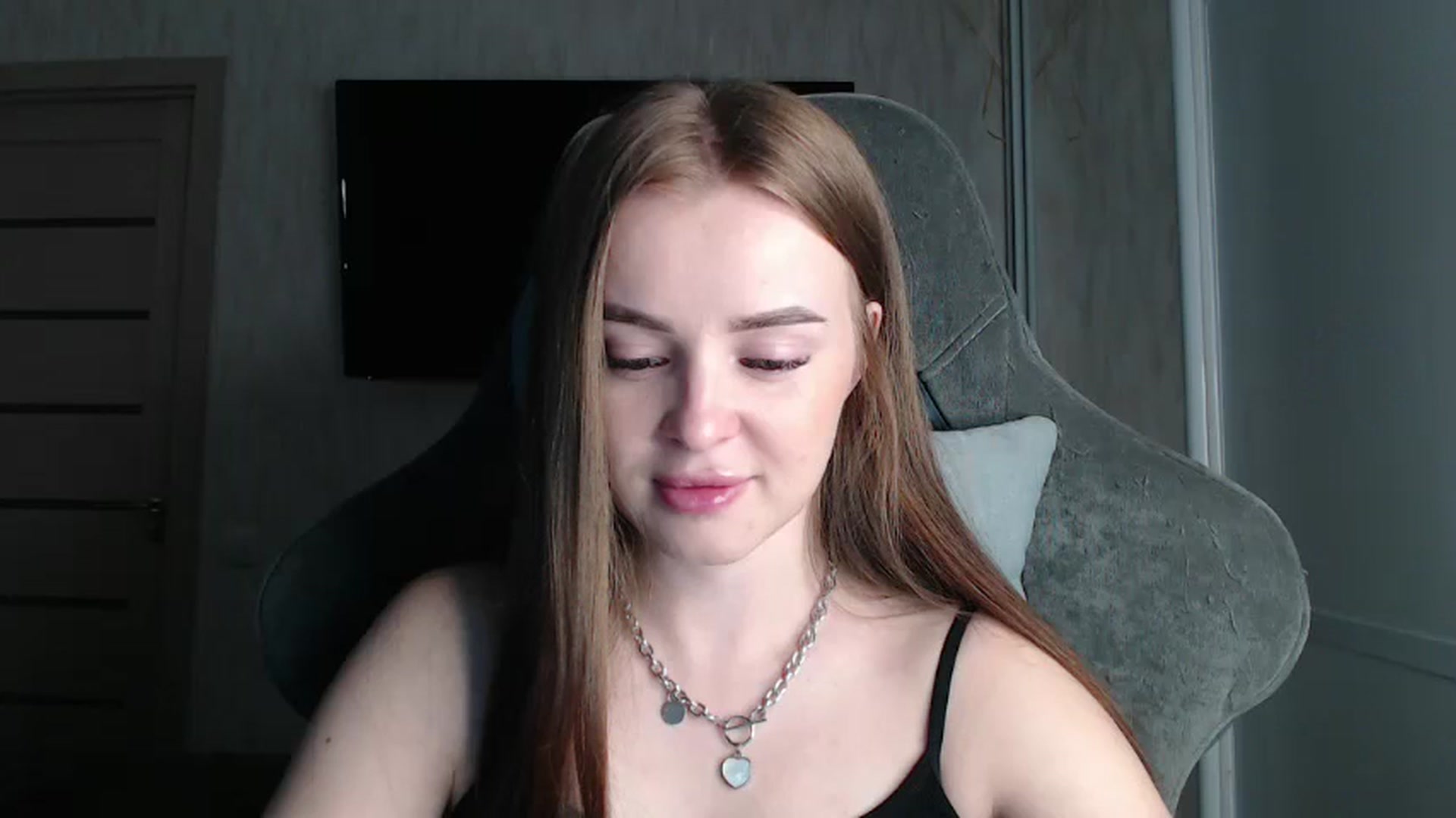 Gallery image thumbnail from BitsyMia's myfreecams stream on, 08/22/2024, 05:34 image 1 of 20