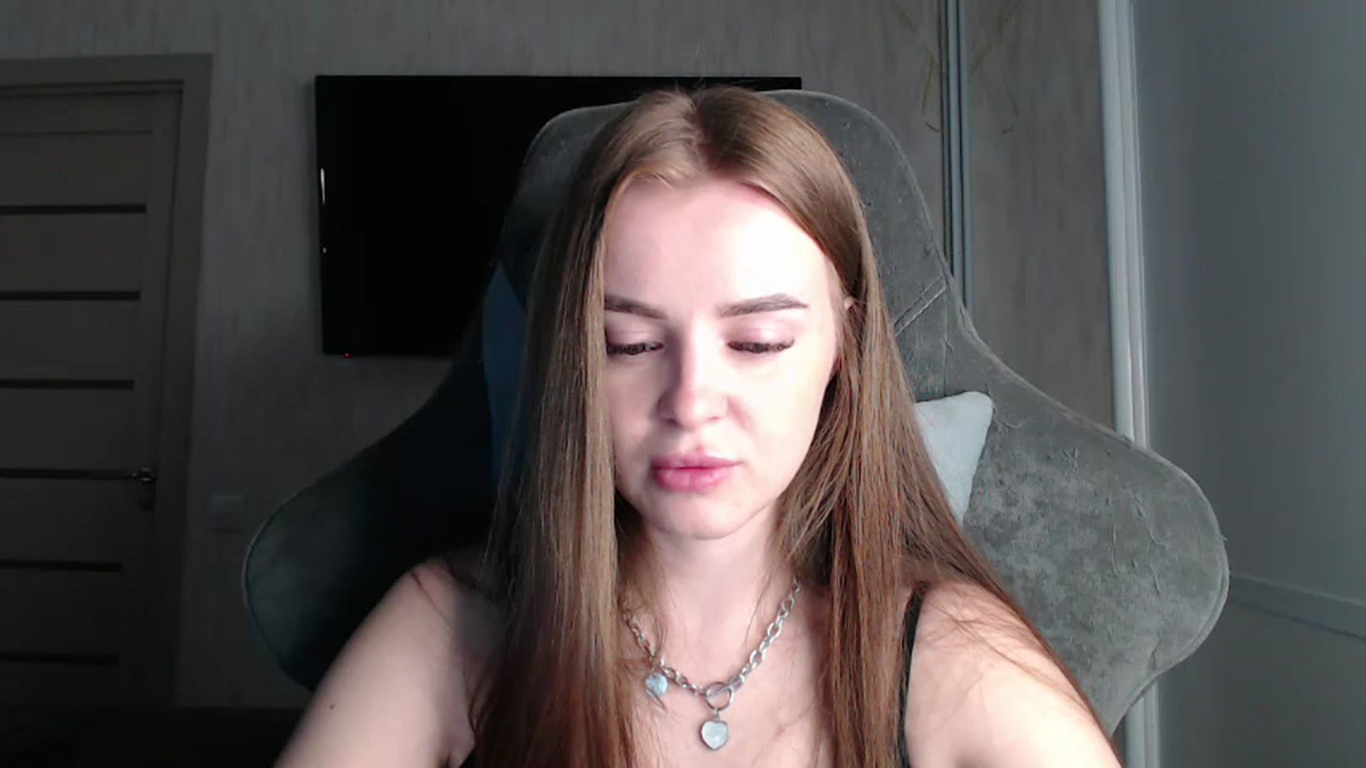 Gallery image thumbnail from BitsyMia's myfreecams stream on, 08/22/2024, 05:34 image 16 of 20