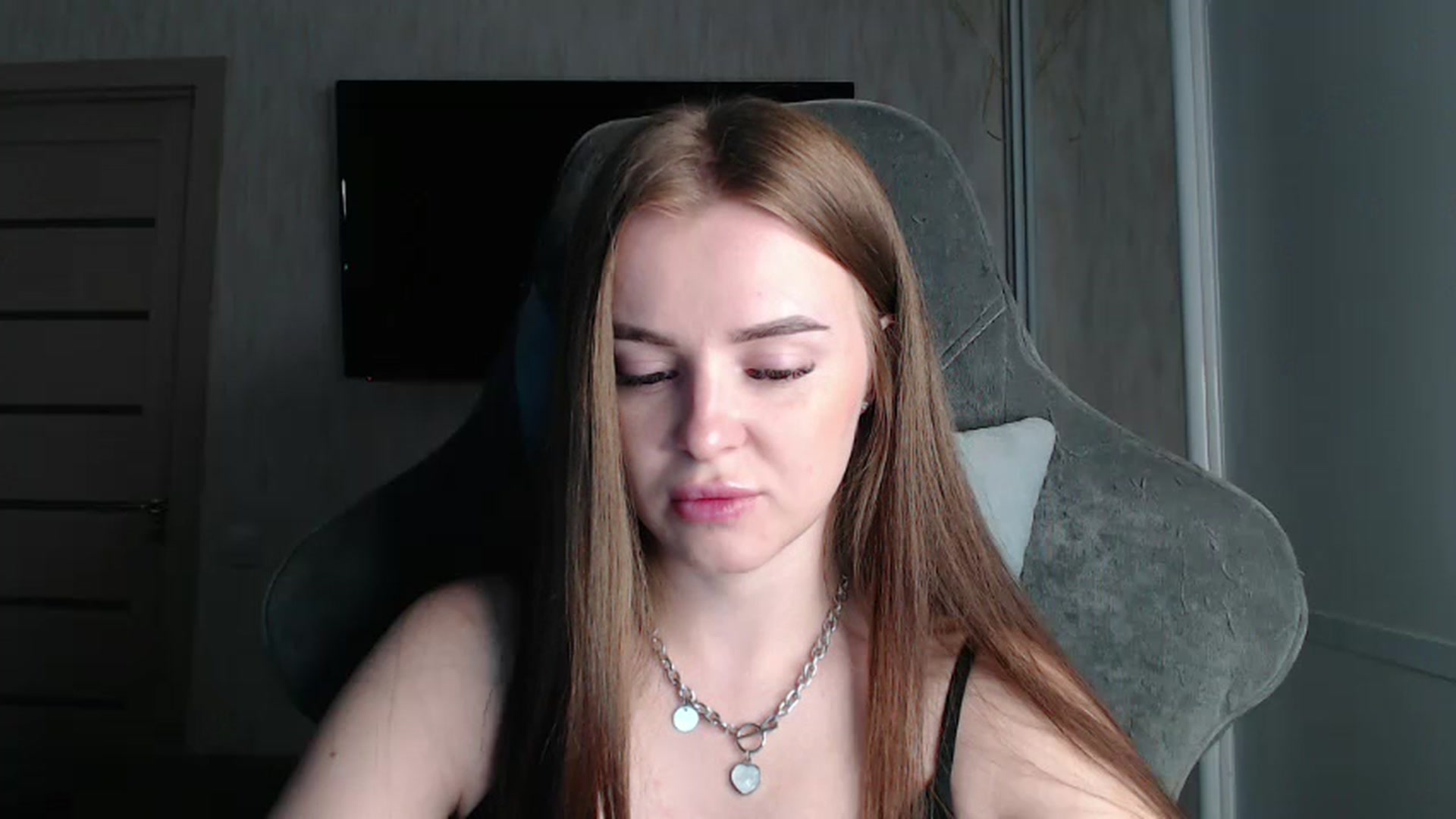 Gallery image thumbnail from BitsyMia's myfreecams stream on, 08/22/2024, 05:34 image 6 of 20