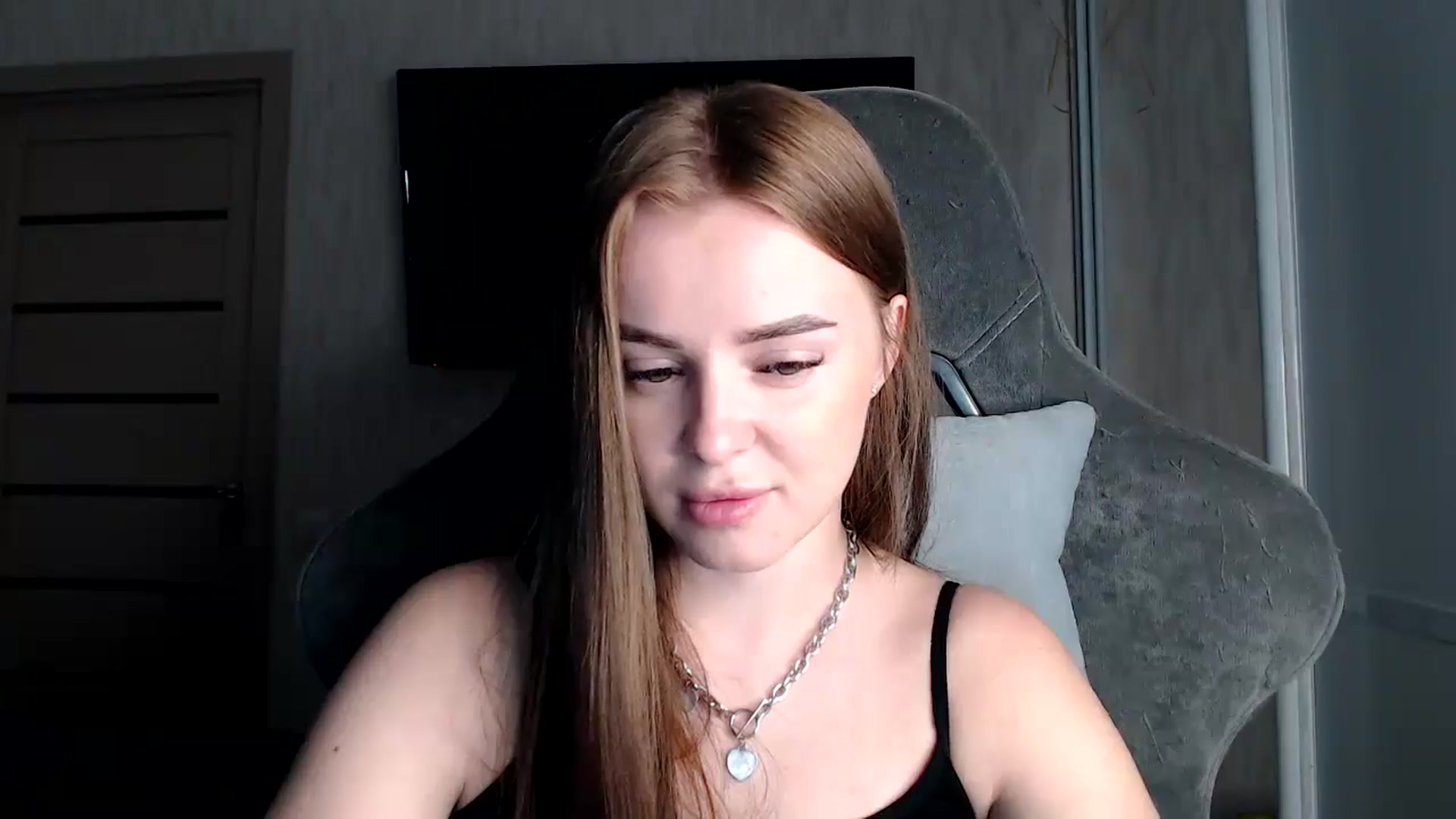 Gallery image thumbnail from BitsyMia's myfreecams stream on, 08/22/2024, 06:28 image 8 of 20