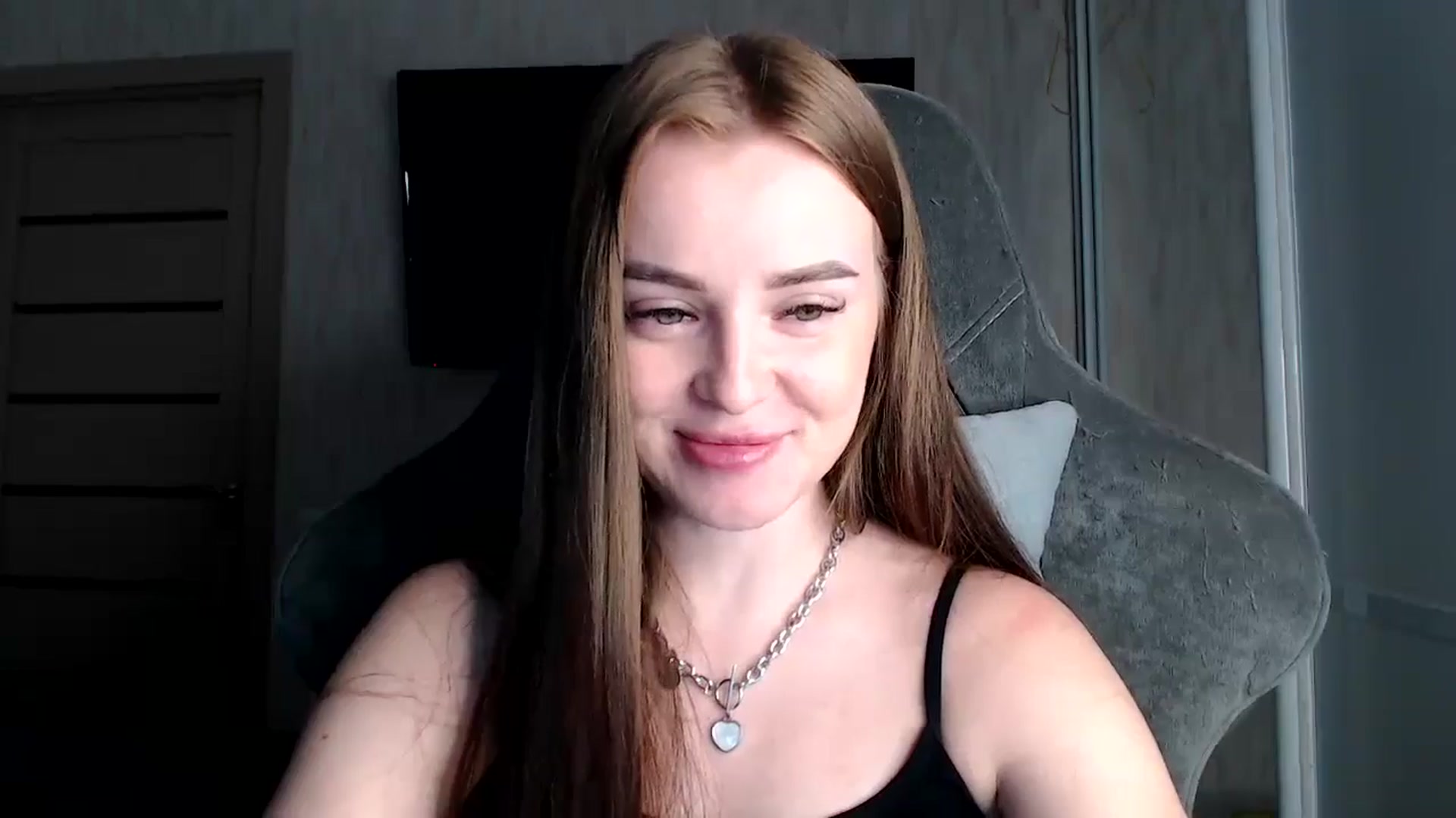 Gallery image thumbnail from BitsyMia's myfreecams stream on, 08/22/2024, 06:28 image 4 of 20