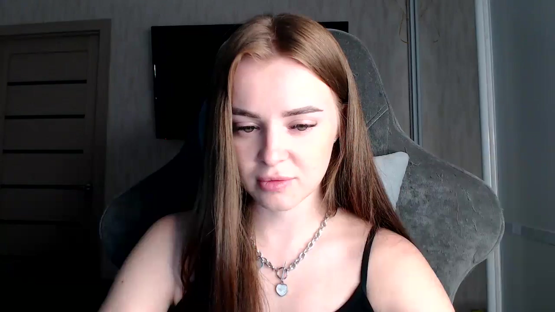 Gallery image thumbnail from BitsyMia's myfreecams stream on, 08/22/2024, 06:28 image 6 of 20