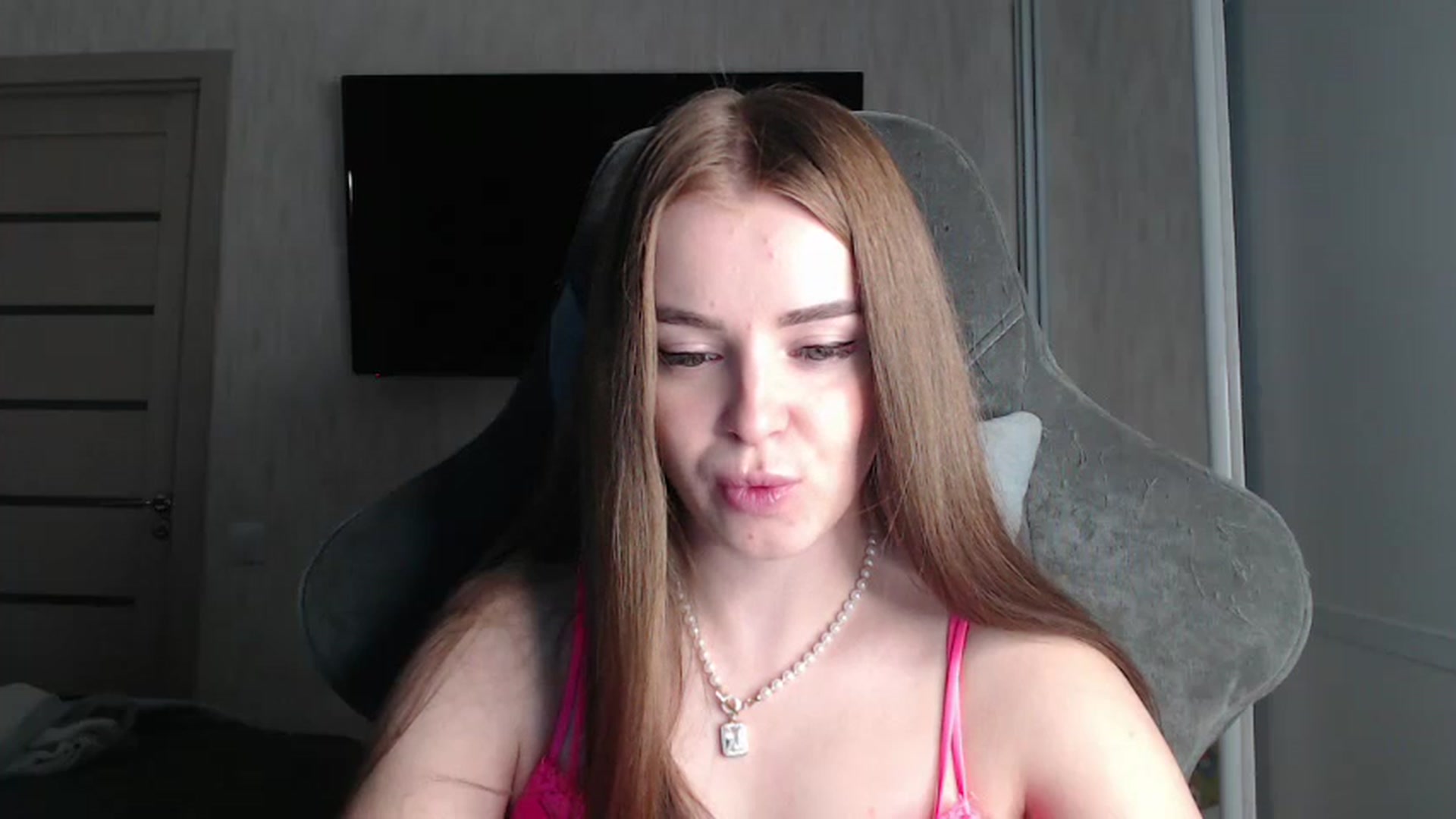 Gallery image thumbnail from BitsyMia's myfreecams stream on, 09/06/2024, 04:05 image 9 of 20
