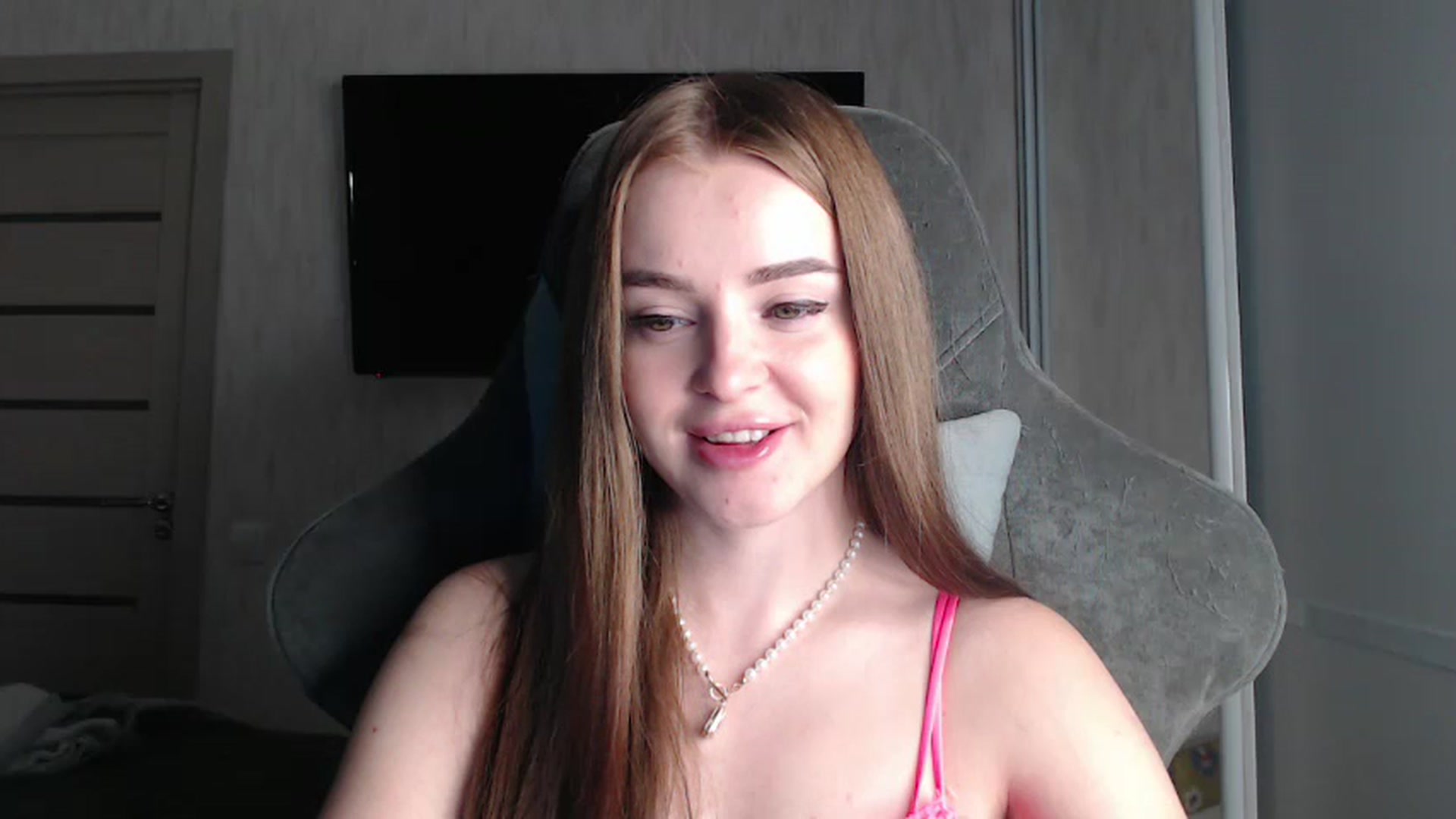 Gallery image thumbnail from BitsyMia's myfreecams stream on, 09/06/2024, 04:05 image 8 of 20