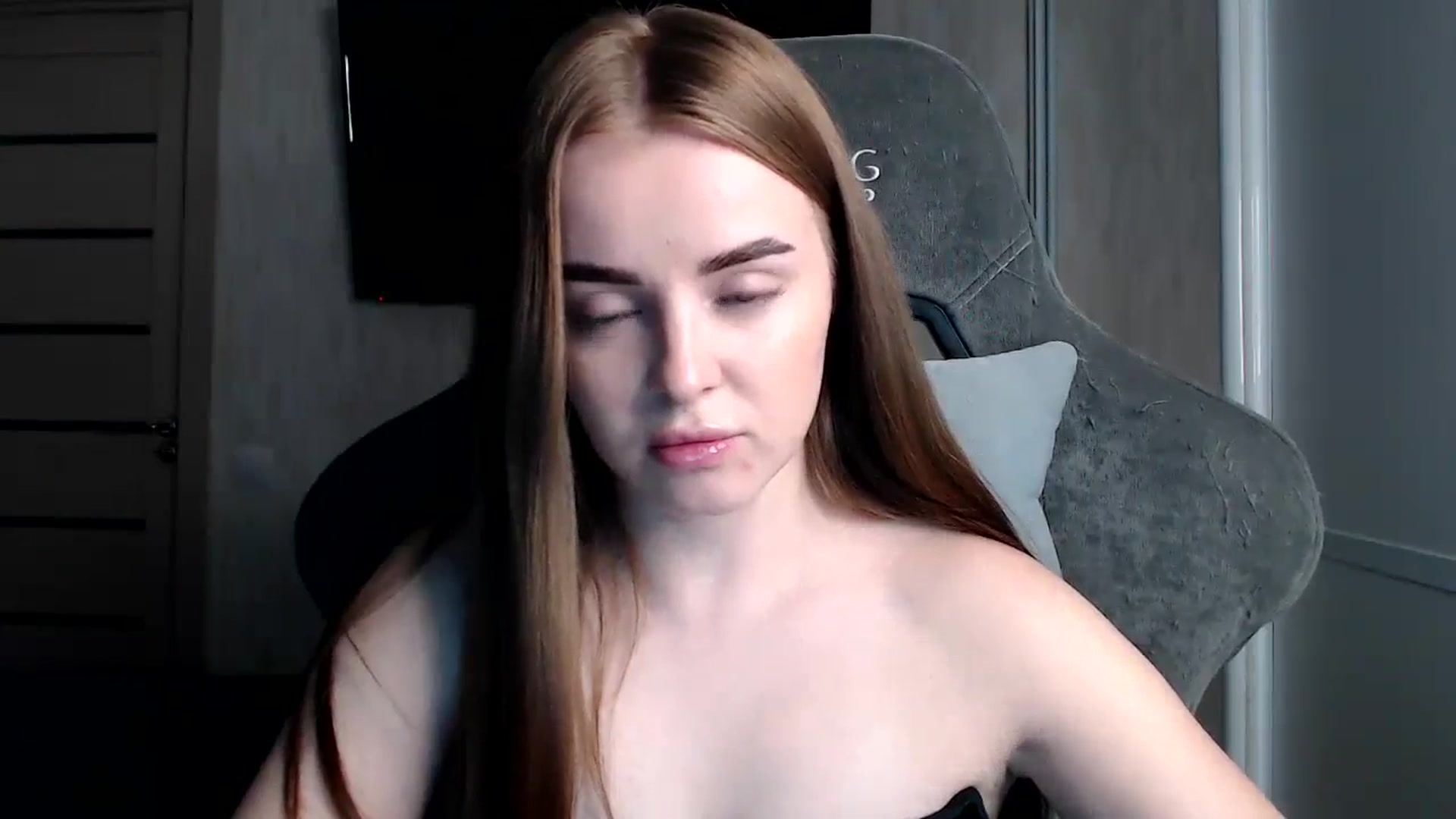 Gallery image thumbnail from BitsyMia's myfreecams stream on, 10/24/2024, 06:28 image 8 of 20