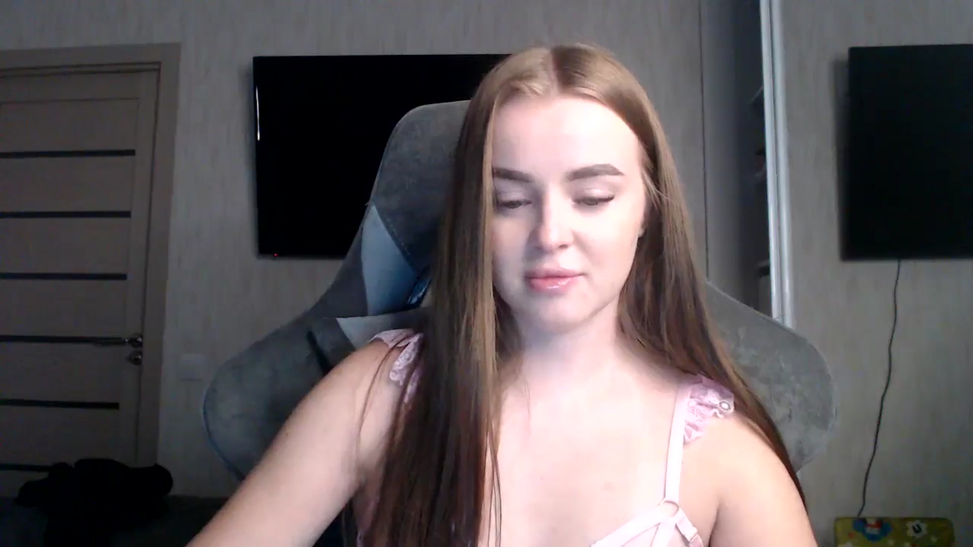 Gallery image thumbnail from BitsyMia's myfreecams stream on, 11/24/2024, 05:41 image 14 of 20