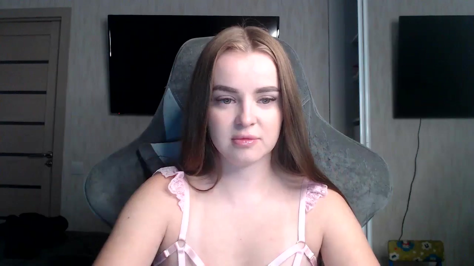 Gallery image thumbnail from BitsyMia's myfreecams stream on, 11/24/2024, 05:41 image 4 of 20