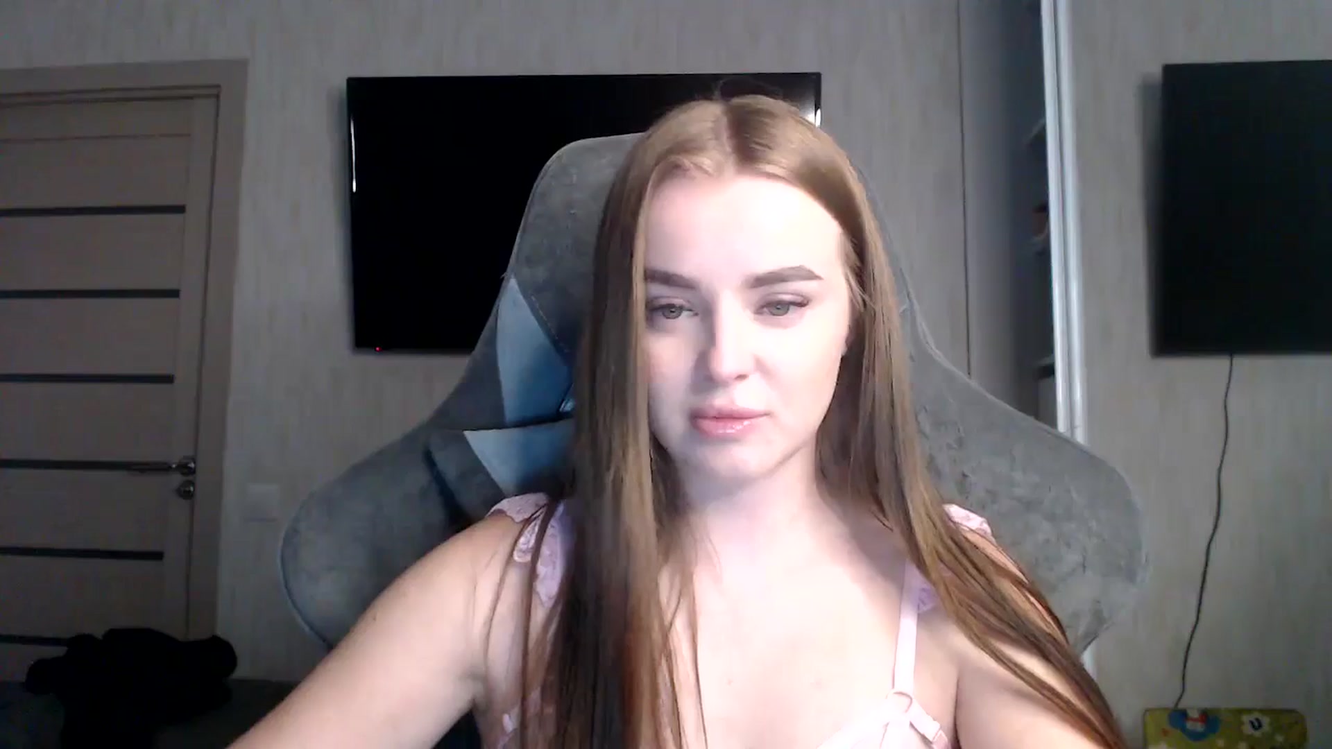 Gallery image thumbnail from BitsyMia's myfreecams stream on, 11/24/2024, 05:41 image 12 of 20