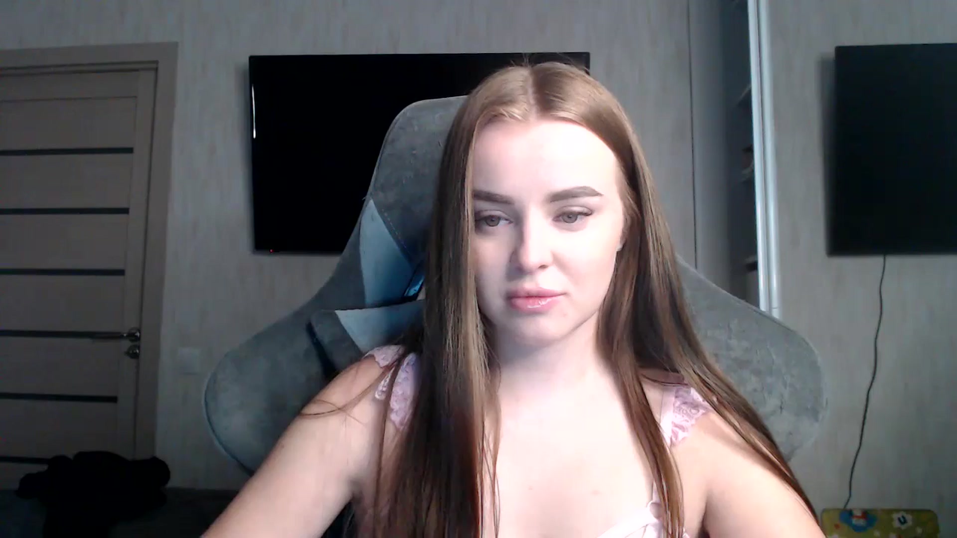 Gallery image thumbnail from BitsyMia's myfreecams stream on, 11/24/2024, 05:41 image 9 of 20