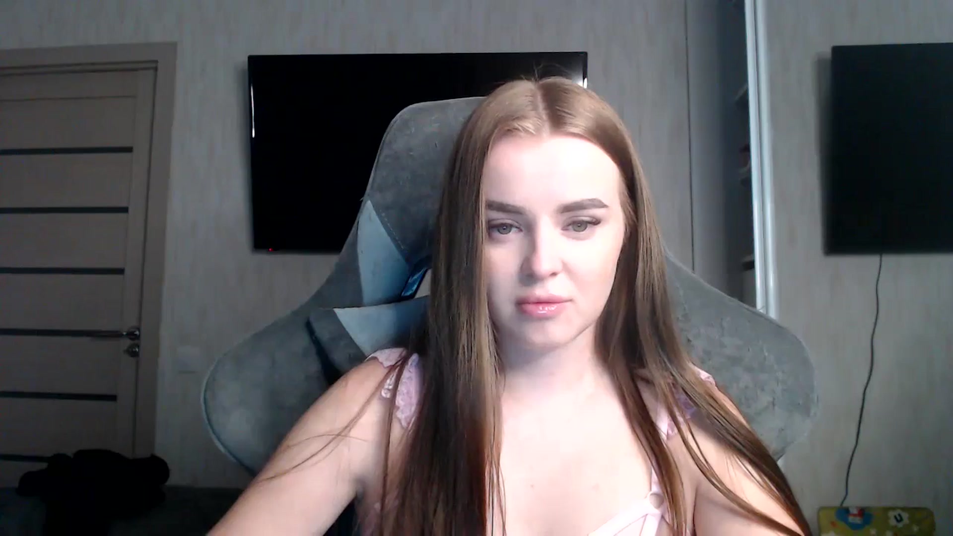 Gallery image thumbnail from BitsyMia's myfreecams stream on, 11/24/2024, 05:41 image 10 of 20