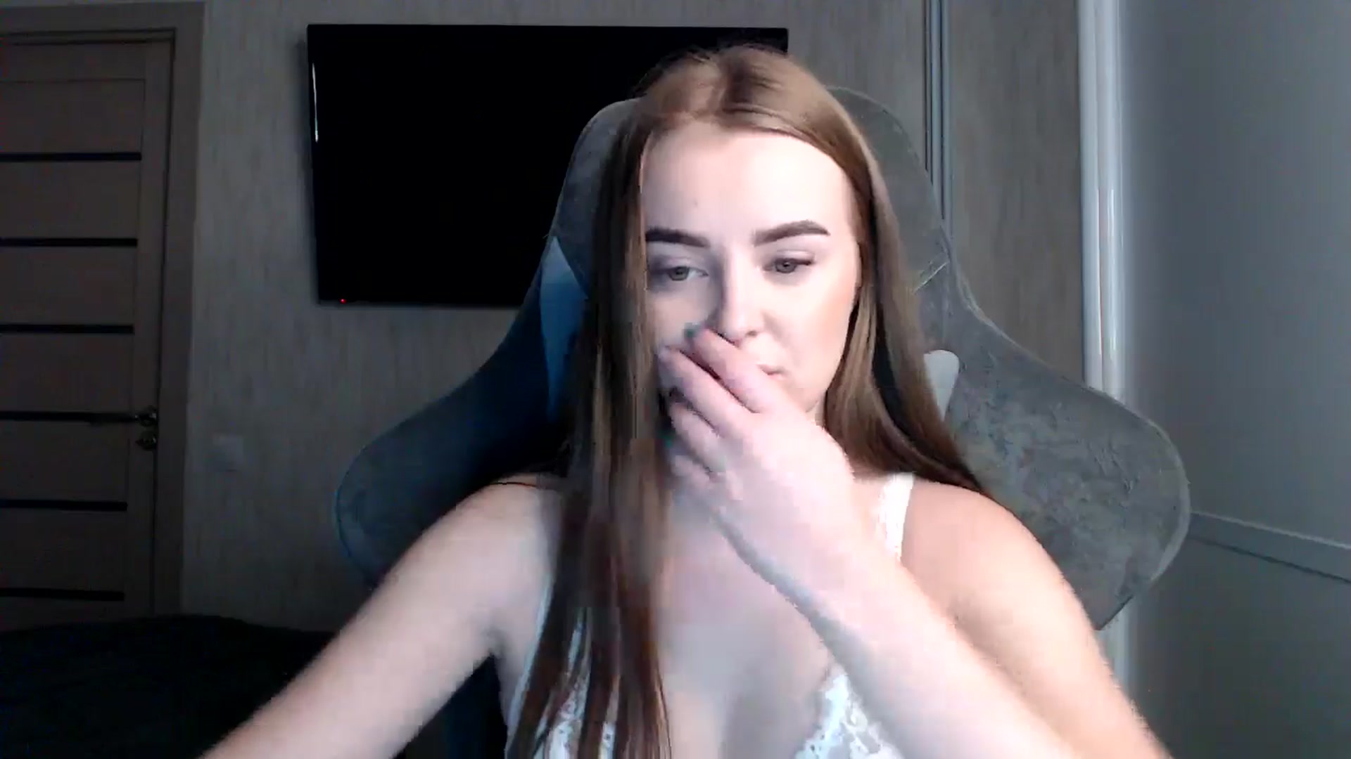 Gallery image thumbnail from BitsyMia's myfreecams stream on, 12/19/2024, 02:27 image 10 of 20