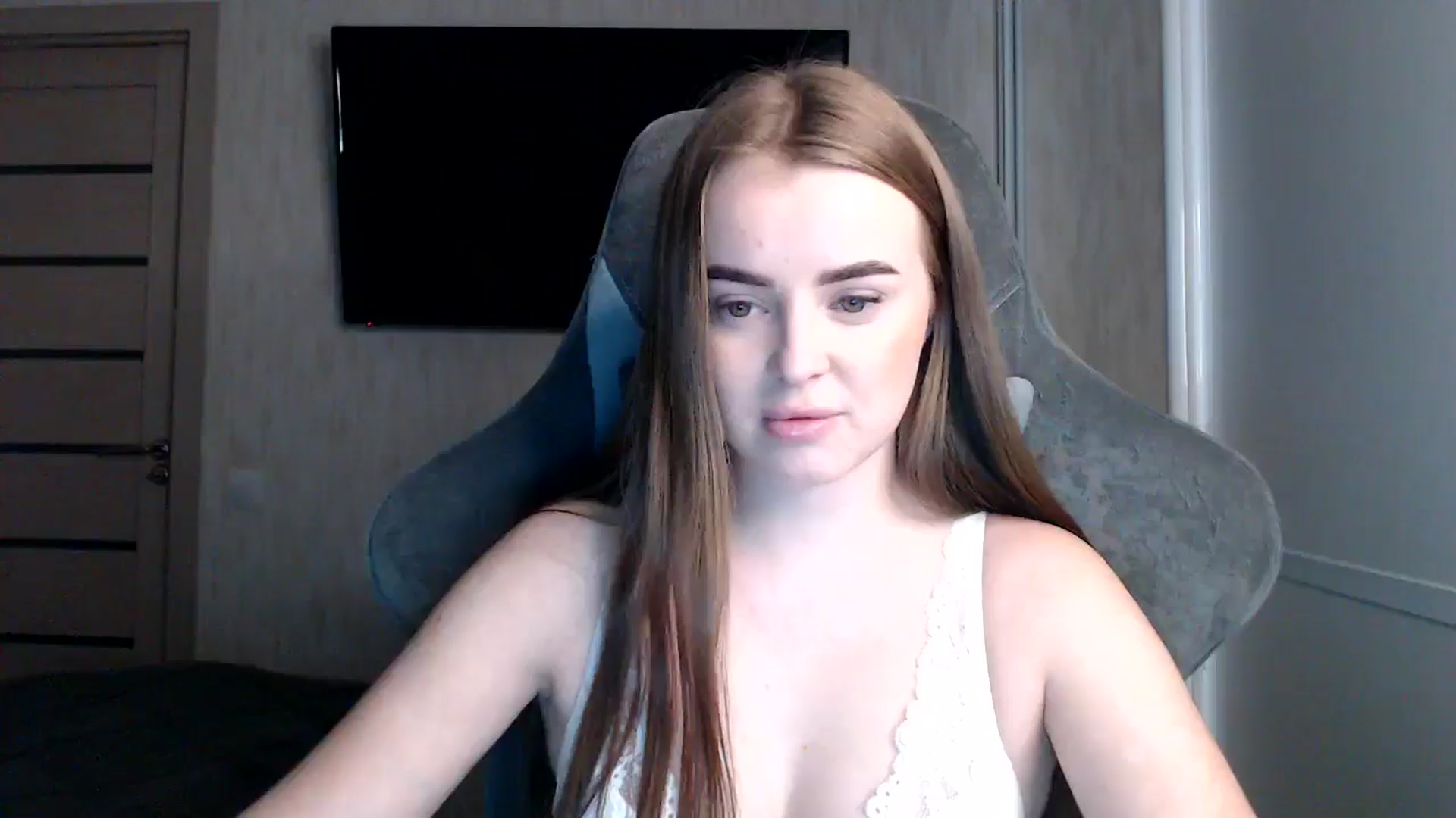 Gallery image thumbnail from BitsyMia's myfreecams stream on, 12/19/2024, 02:27 image 11 of 20