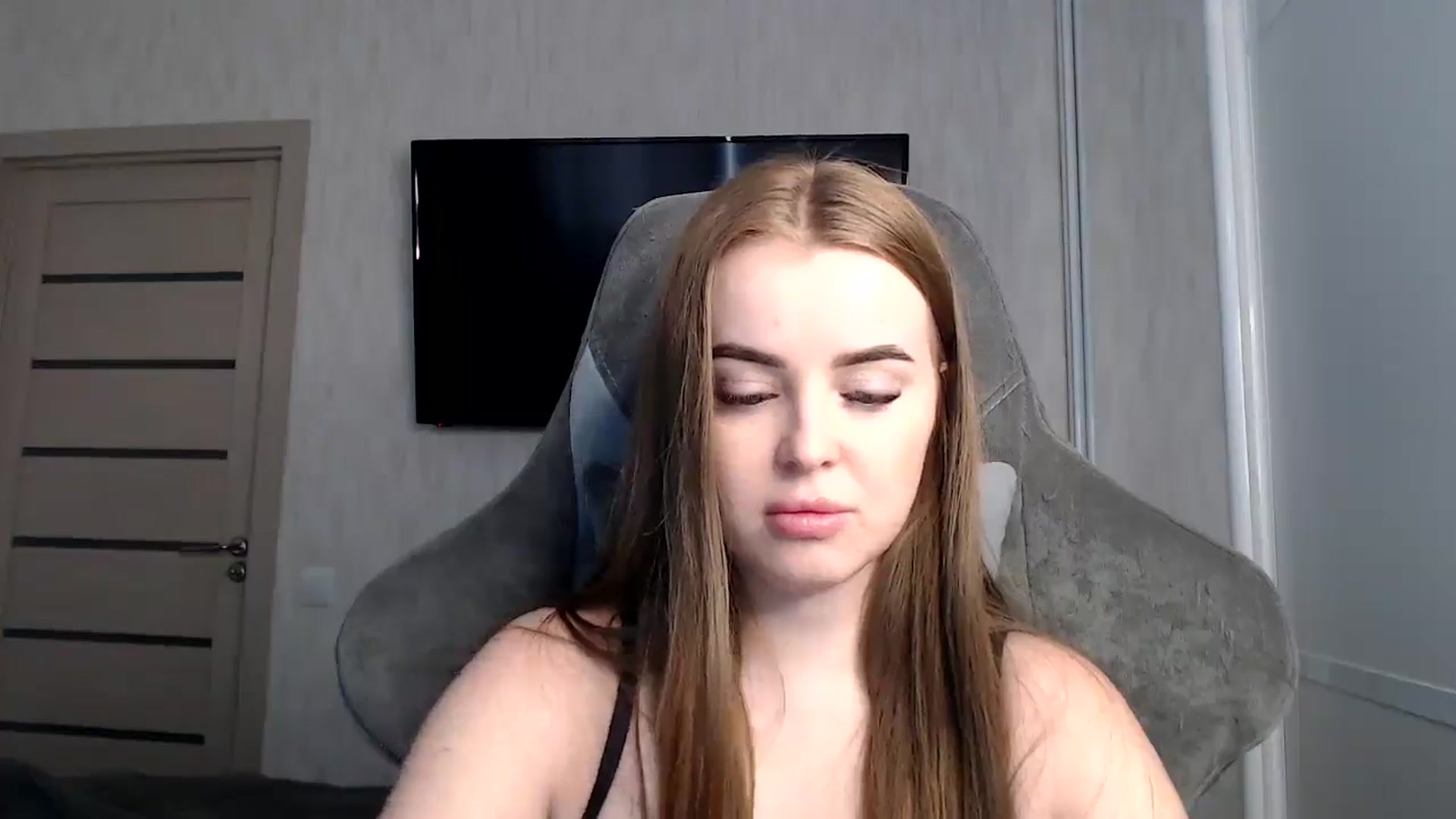 Gallery image thumbnail from BitsyMia's myfreecams stream on, 12/21/2024, 06:43 image 14 of 20