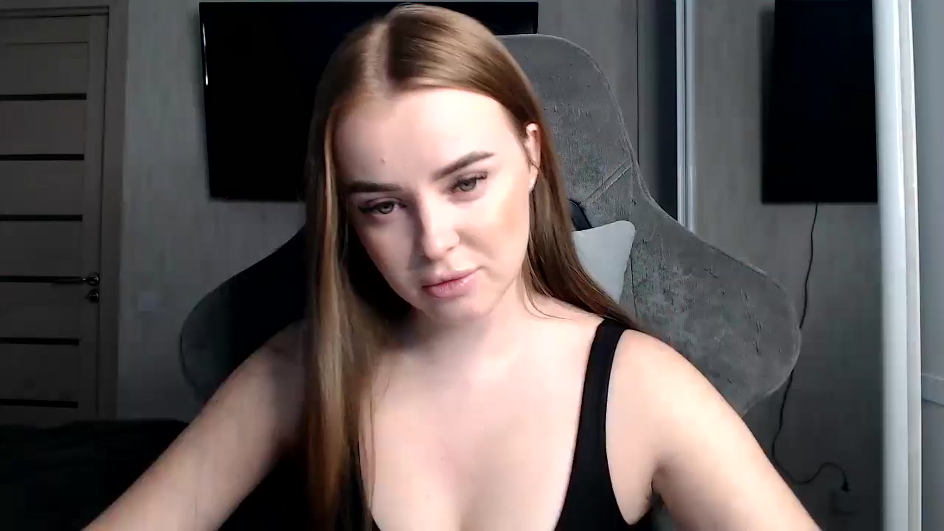 Gallery image thumbnail from BitsyMia's myfreecams stream on, 12/23/2024, 05:08 image 4 of 20