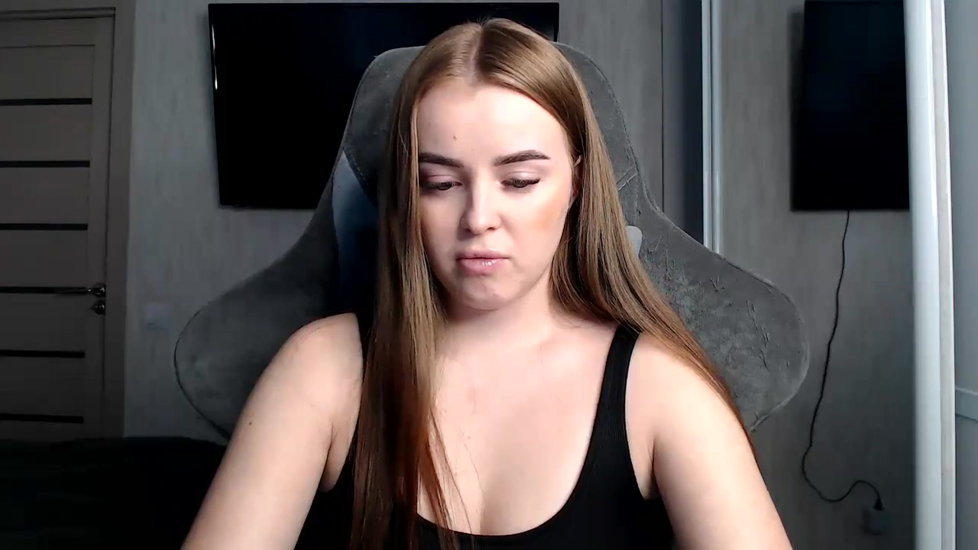 Gallery image thumbnail from BitsyMia's myfreecams stream on, 12/23/2024, 06:07 image 10 of 20