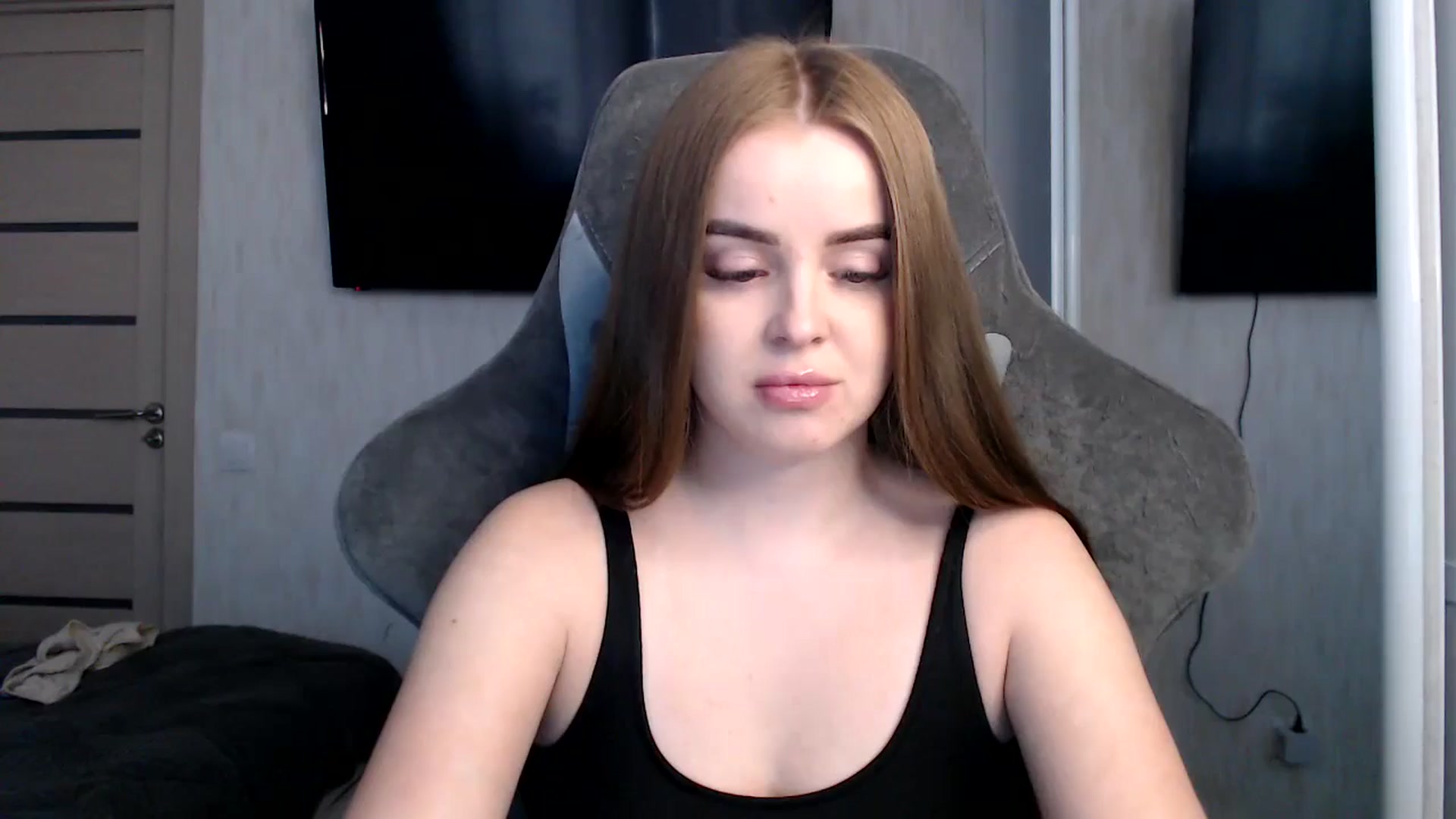 Gallery image thumbnail from BitsyMia's myfreecams stream on, 12/24/2024, 07:01 image 2 of 20