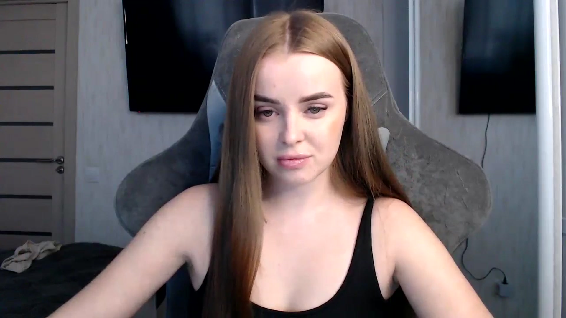 Gallery image thumbnail from BitsyMia's myfreecams stream on, 12/24/2024, 07:01 image 14 of 20