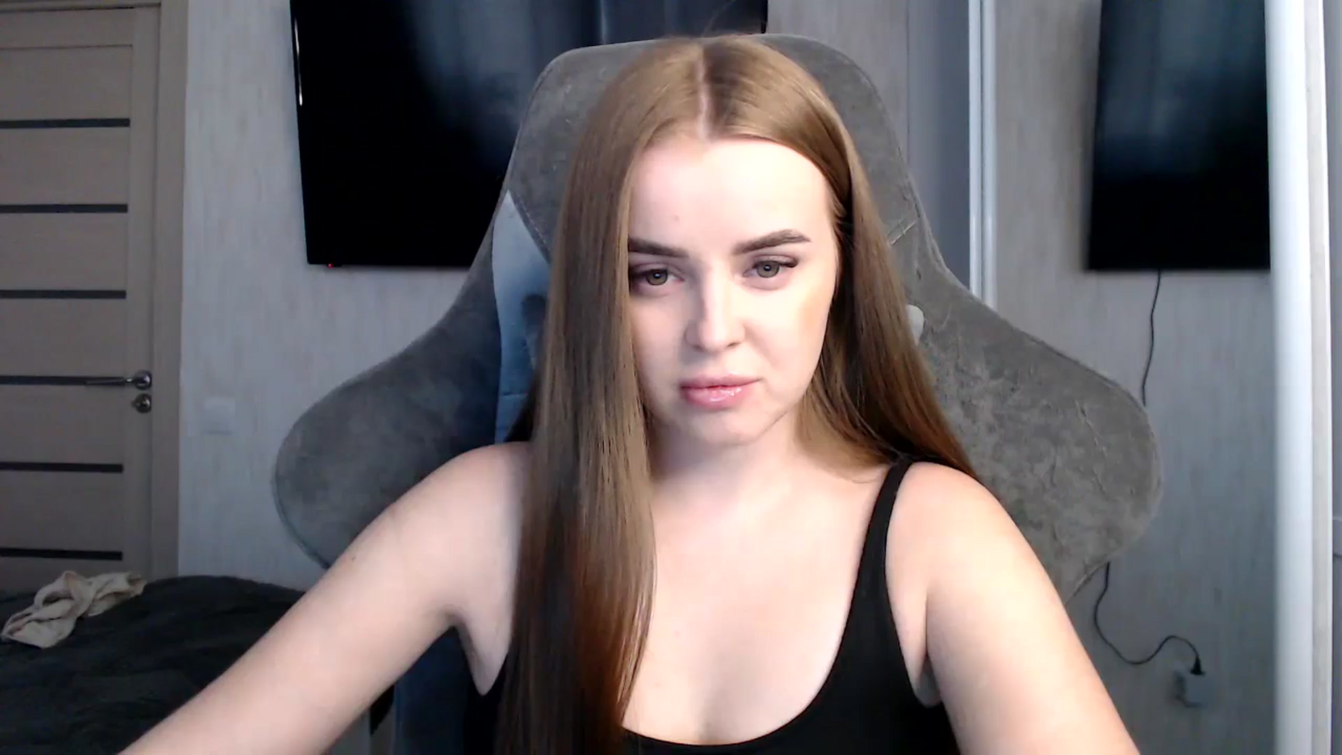 Gallery image thumbnail from BitsyMia's myfreecams stream on, 12/24/2024, 07:01 image 11 of 20