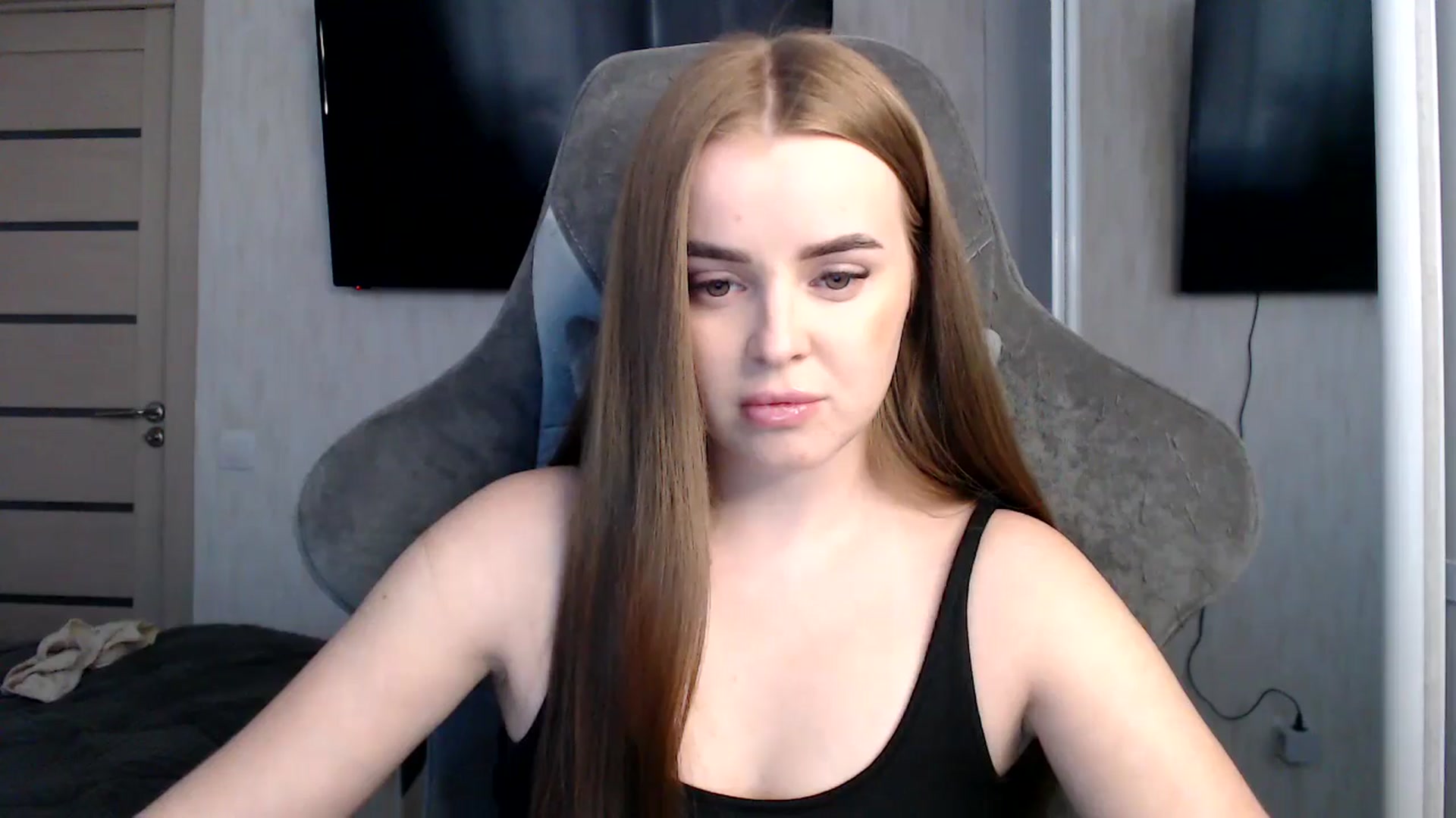 Gallery image thumbnail from BitsyMia's myfreecams stream on, 12/24/2024, 07:01 image 10 of 20