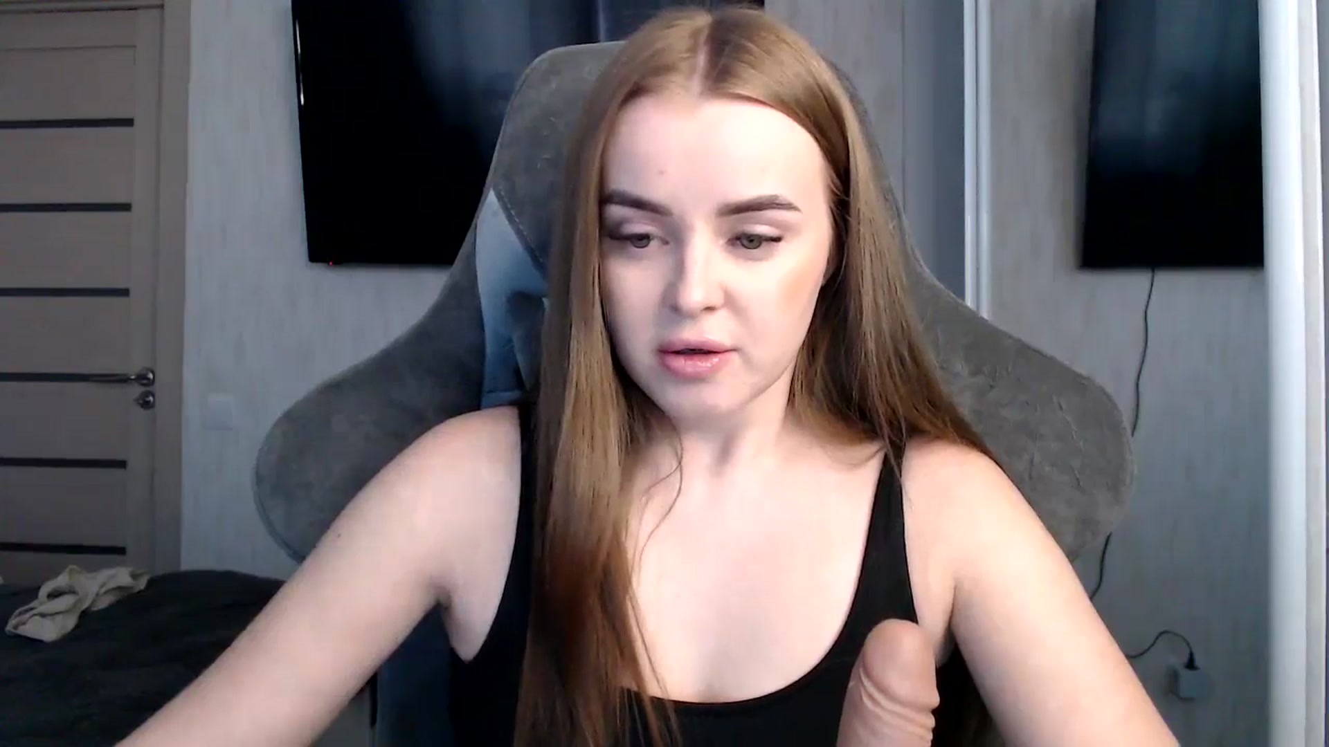 Gallery image thumbnail from BitsyMia's myfreecams stream on, 12/24/2024, 07:01 image 18 of 20
