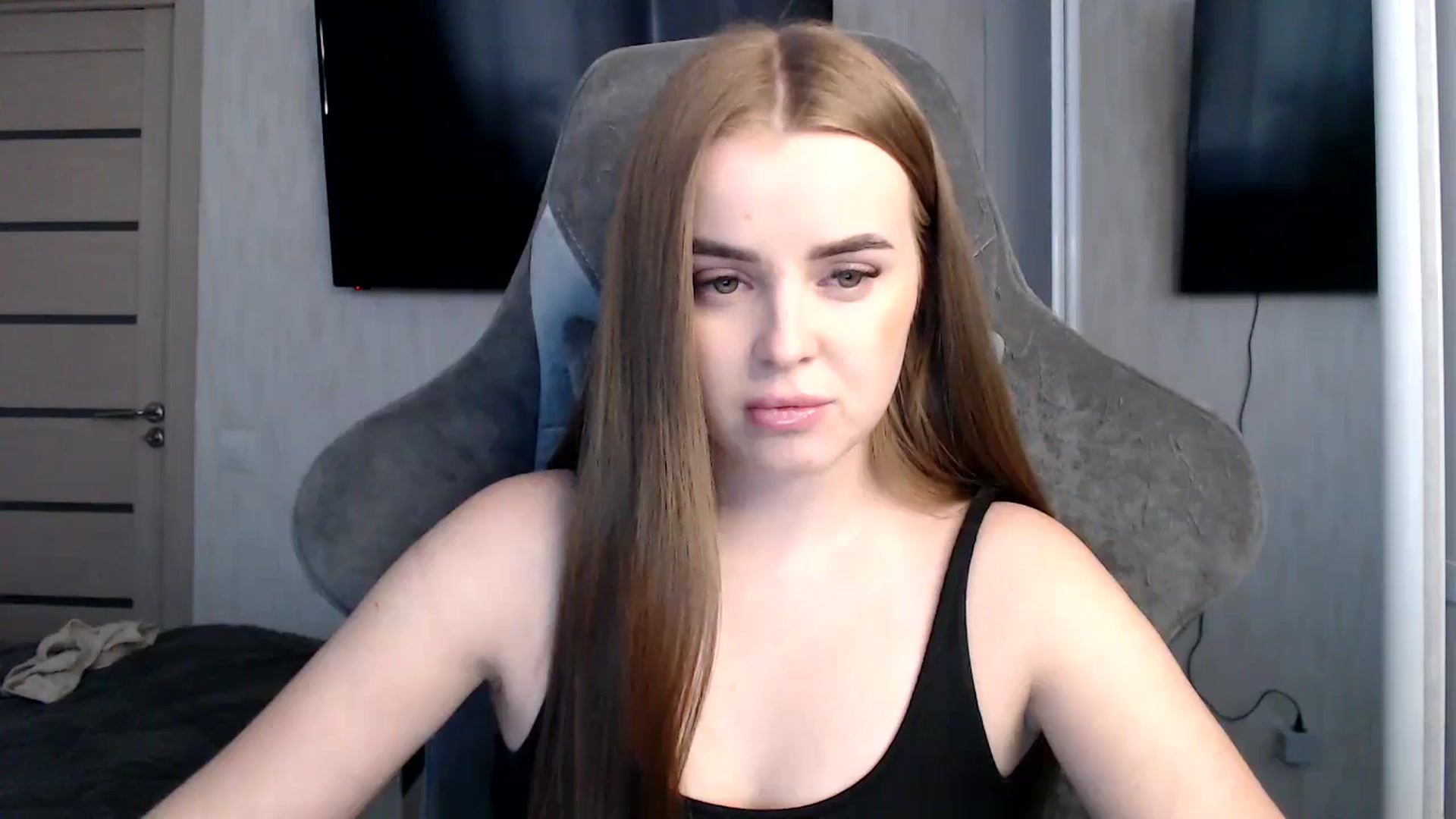 Gallery image thumbnail from BitsyMia's myfreecams stream on, 12/24/2024, 07:01 image 9 of 20