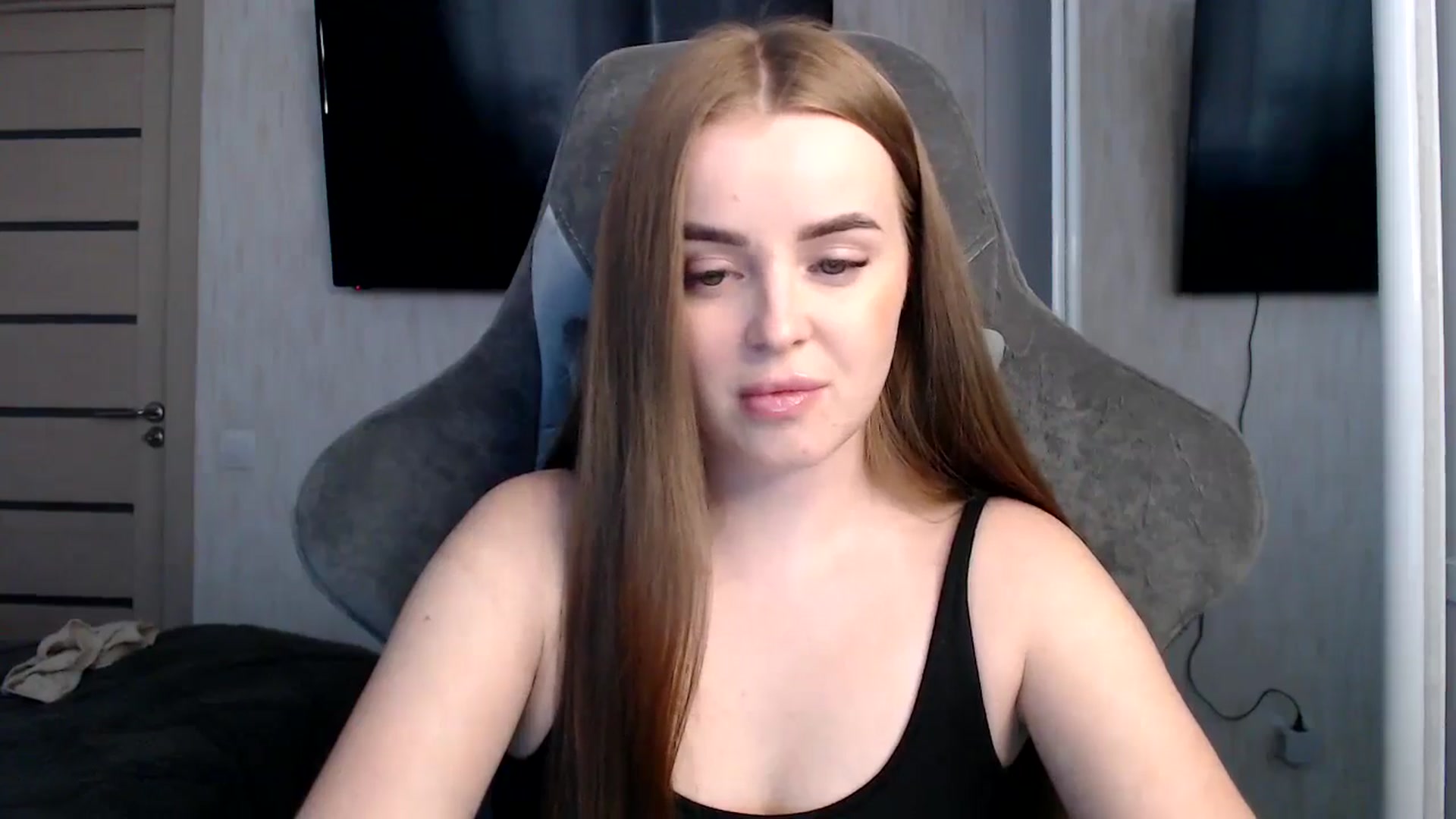Gallery image thumbnail from BitsyMia's myfreecams stream on, 12/24/2024, 07:01 image 13 of 20