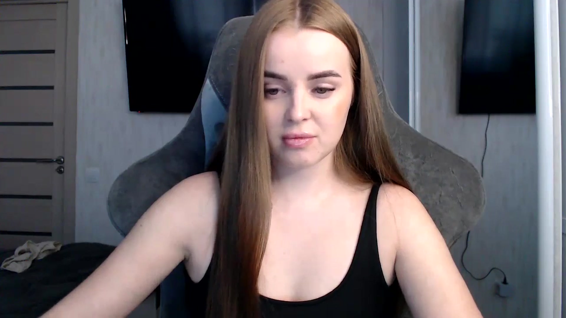 Gallery image thumbnail from BitsyMia's myfreecams stream on, 12/24/2024, 07:01 image 15 of 20