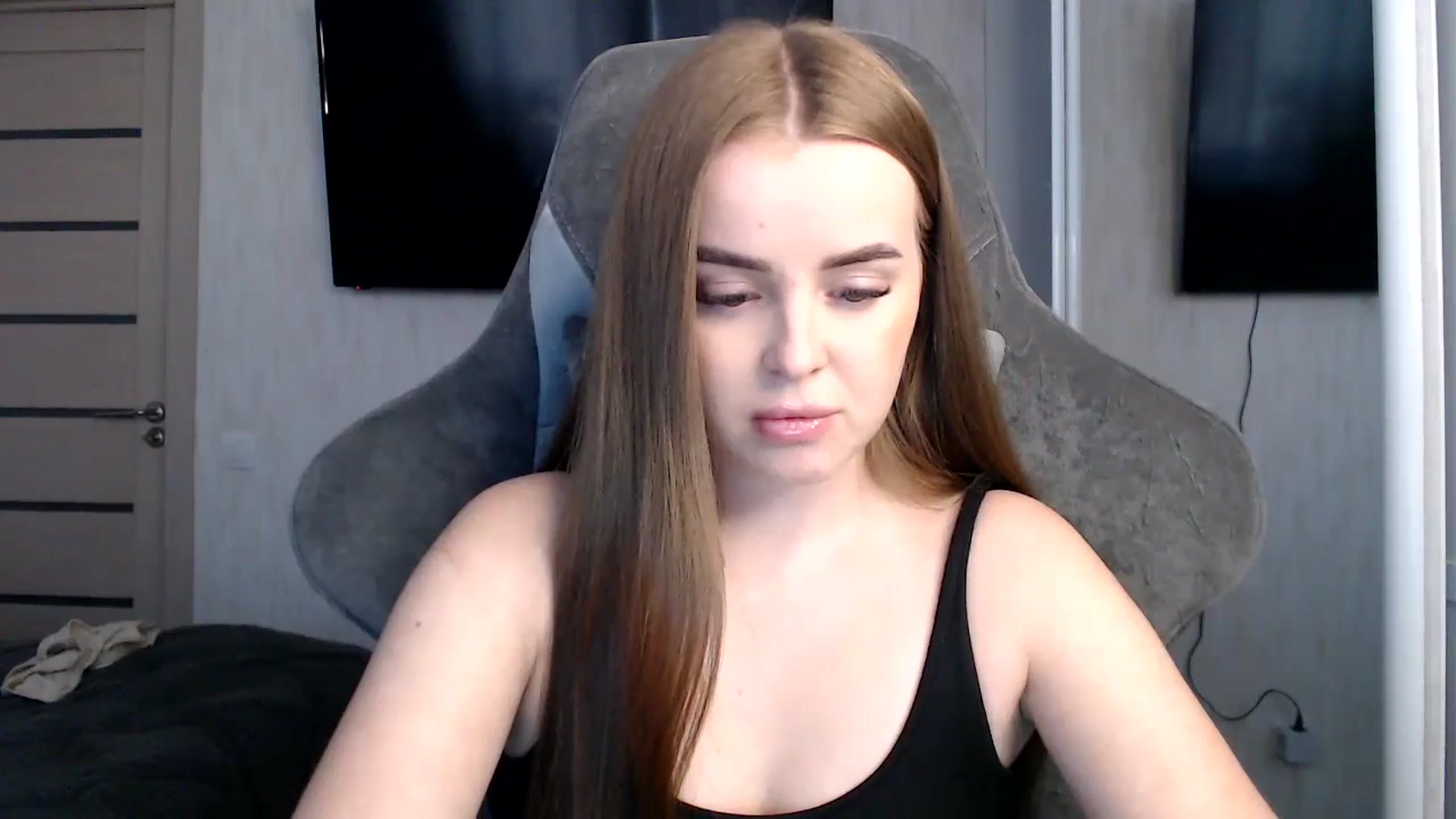 Gallery image thumbnail from BitsyMia's myfreecams stream on, 12/24/2024, 07:01 image 8 of 20