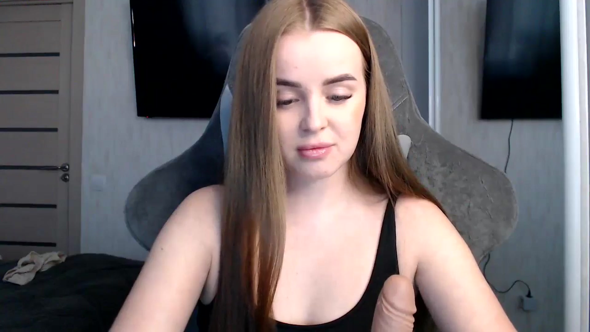 Gallery image thumbnail from BitsyMia's myfreecams stream on, 12/24/2024, 07:01 image 17 of 20