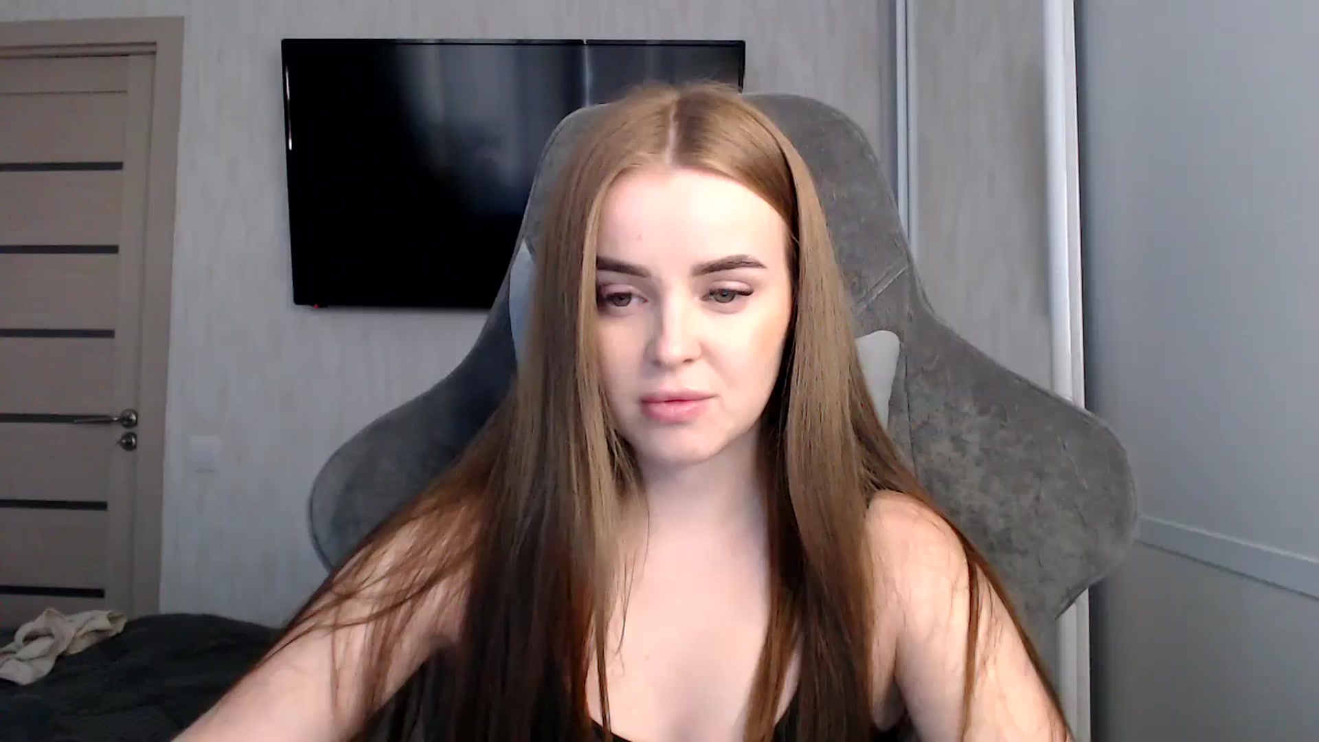 Gallery image thumbnail from BitsyMia's myfreecams stream on, 12/24/2024, 08:07 image 1 of 20