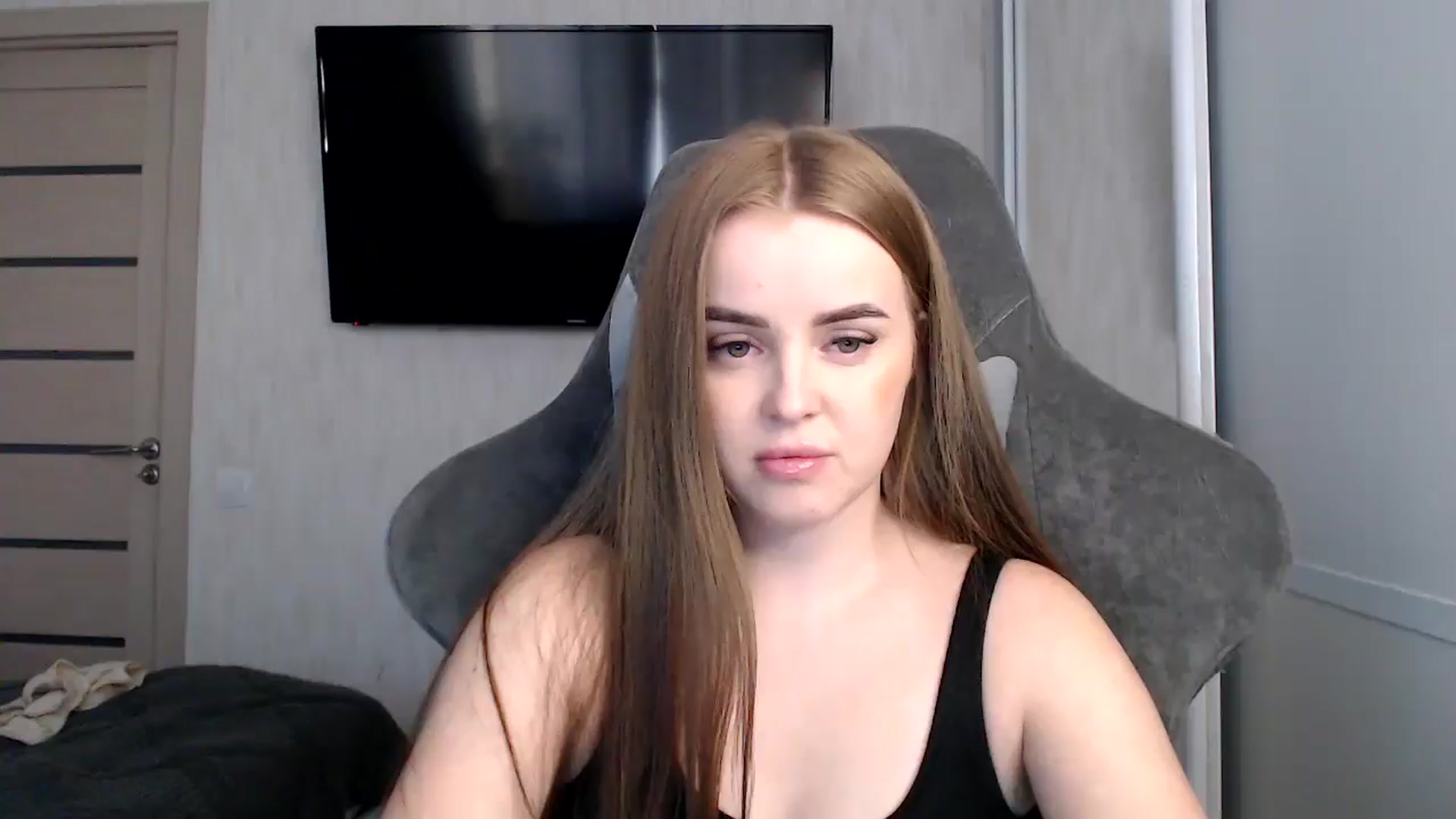 Gallery image thumbnail from BitsyMia's myfreecams stream on, 12/24/2024, 08:07 image 10 of 20