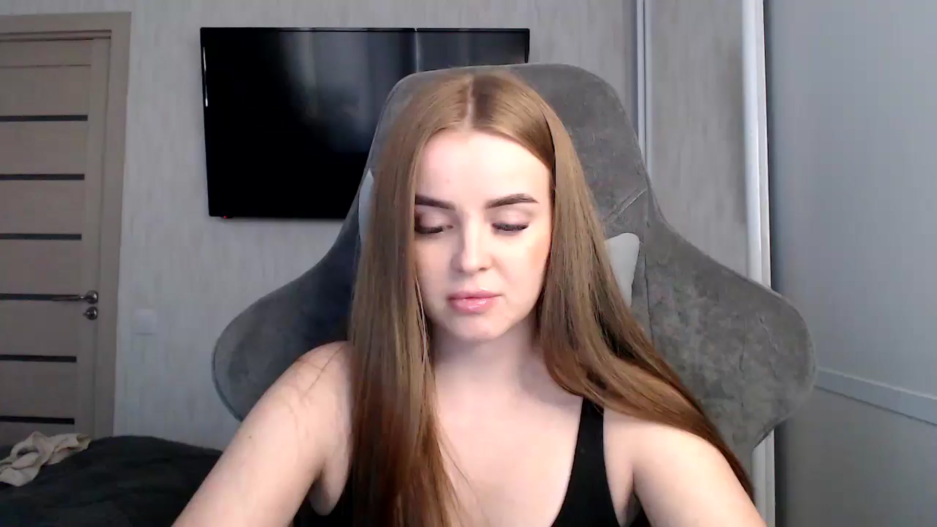 Gallery image thumbnail from BitsyMia's myfreecams stream on, 12/24/2024, 08:07 image 4 of 20