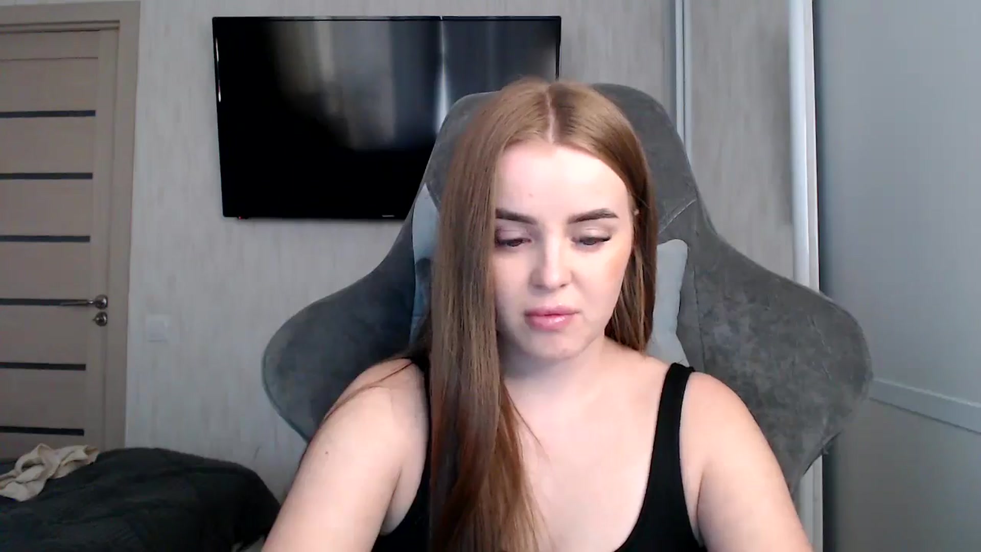 Gallery image thumbnail from BitsyMia's myfreecams stream on, 12/24/2024, 08:07 image 19 of 20