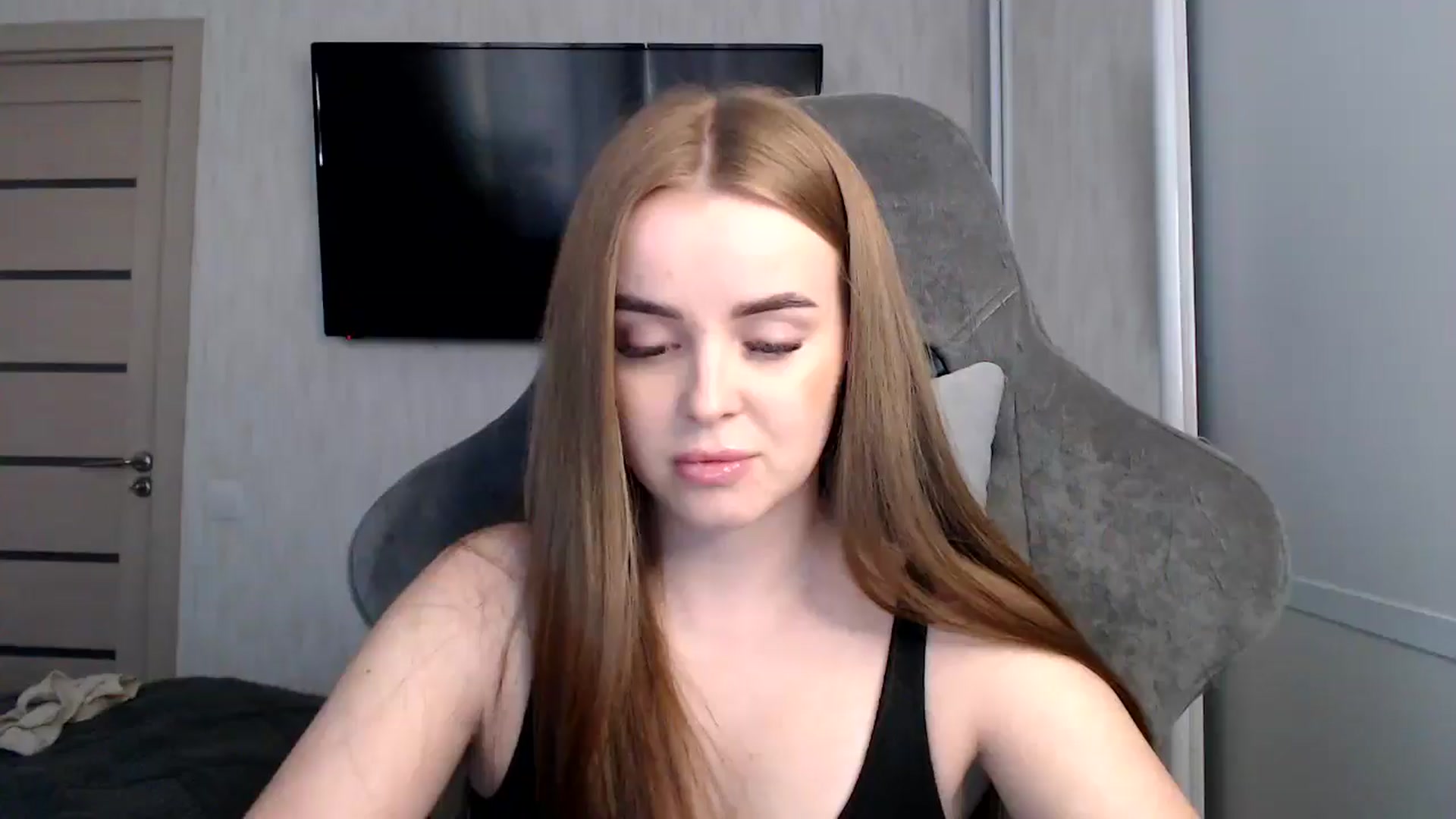 Gallery image thumbnail from BitsyMia's myfreecams stream on, 12/24/2024, 08:07 image 3 of 20
