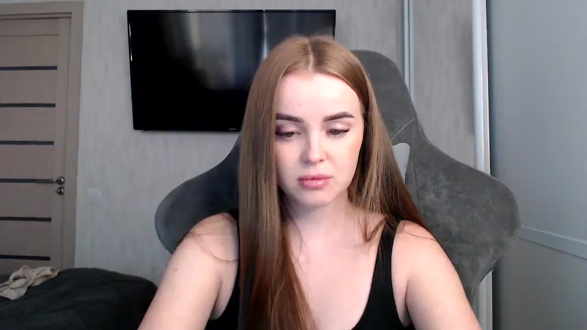 Gallery image thumbnail from BitsyMia's myfreecams stream on, 12/24/2024, 08:07 image 16 of 20