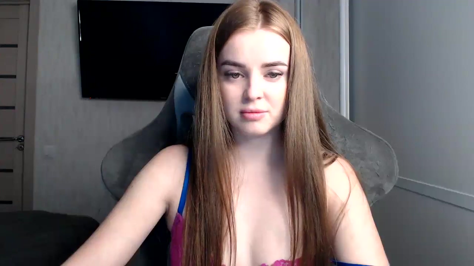 Gallery image thumbnail from BitsyMia's myfreecams stream on, 12/29/2024, 05:45 image 13 of 20