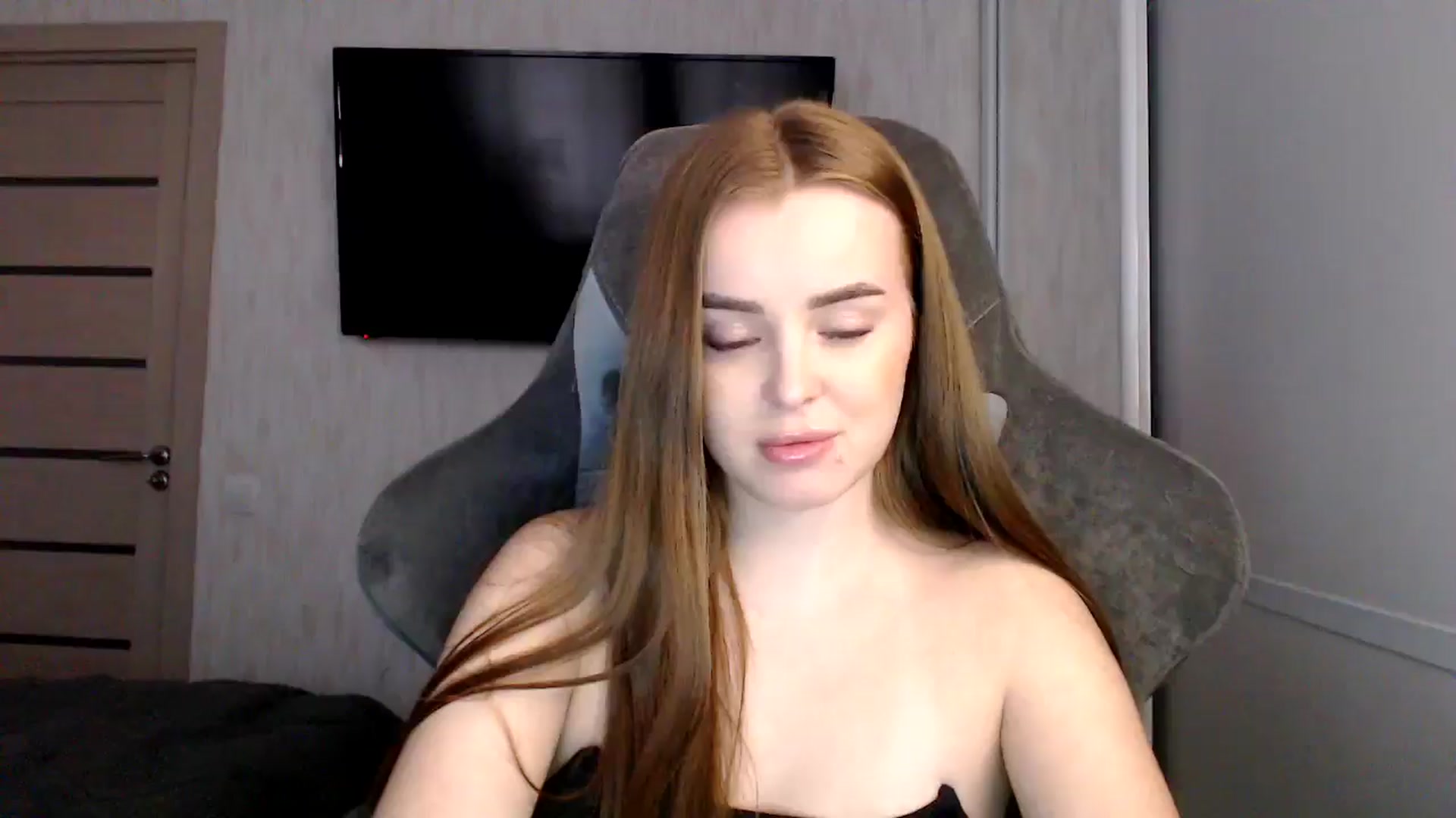 Gallery image thumbnail from BitsyMia's myfreecams stream on, 01/05/2025, 06:07 image 19 of 20