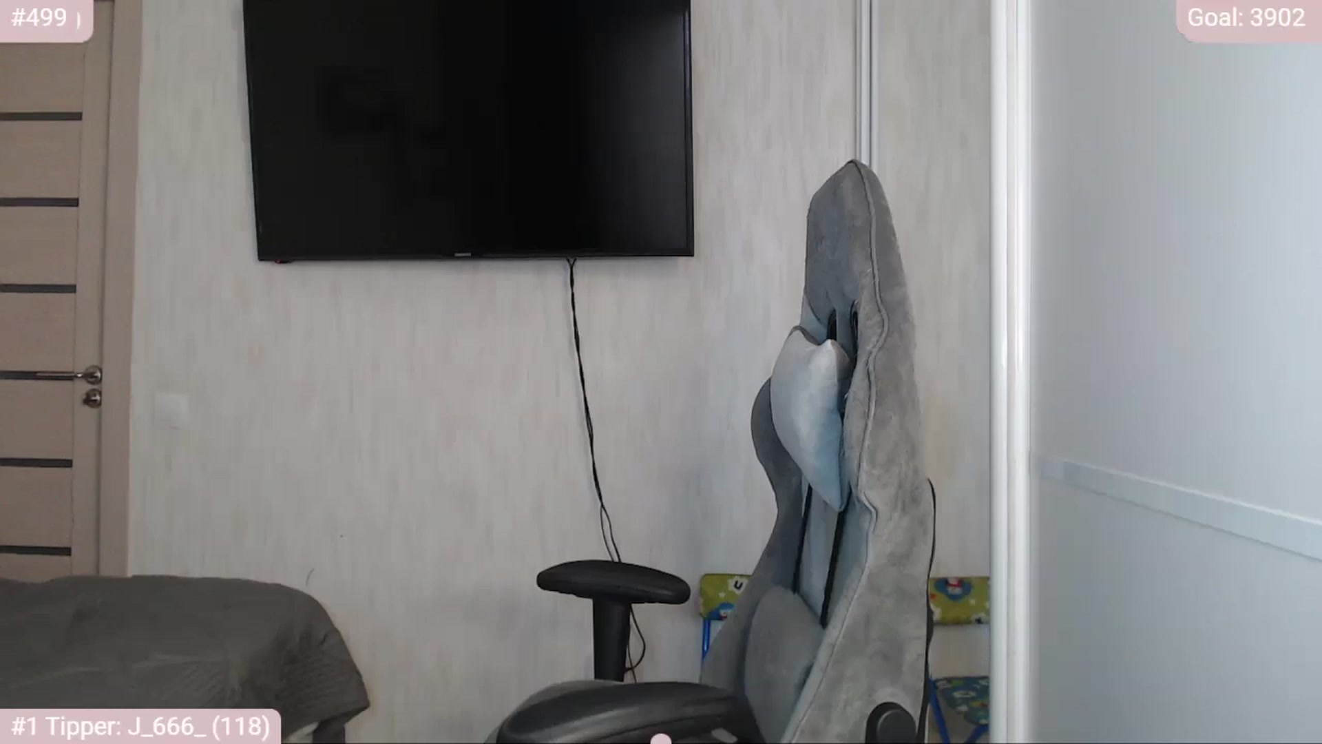 Gallery image thumbnail from BitsyMia's myfreecams stream on, 04/29/2025, 06:05 image 14 of 20
