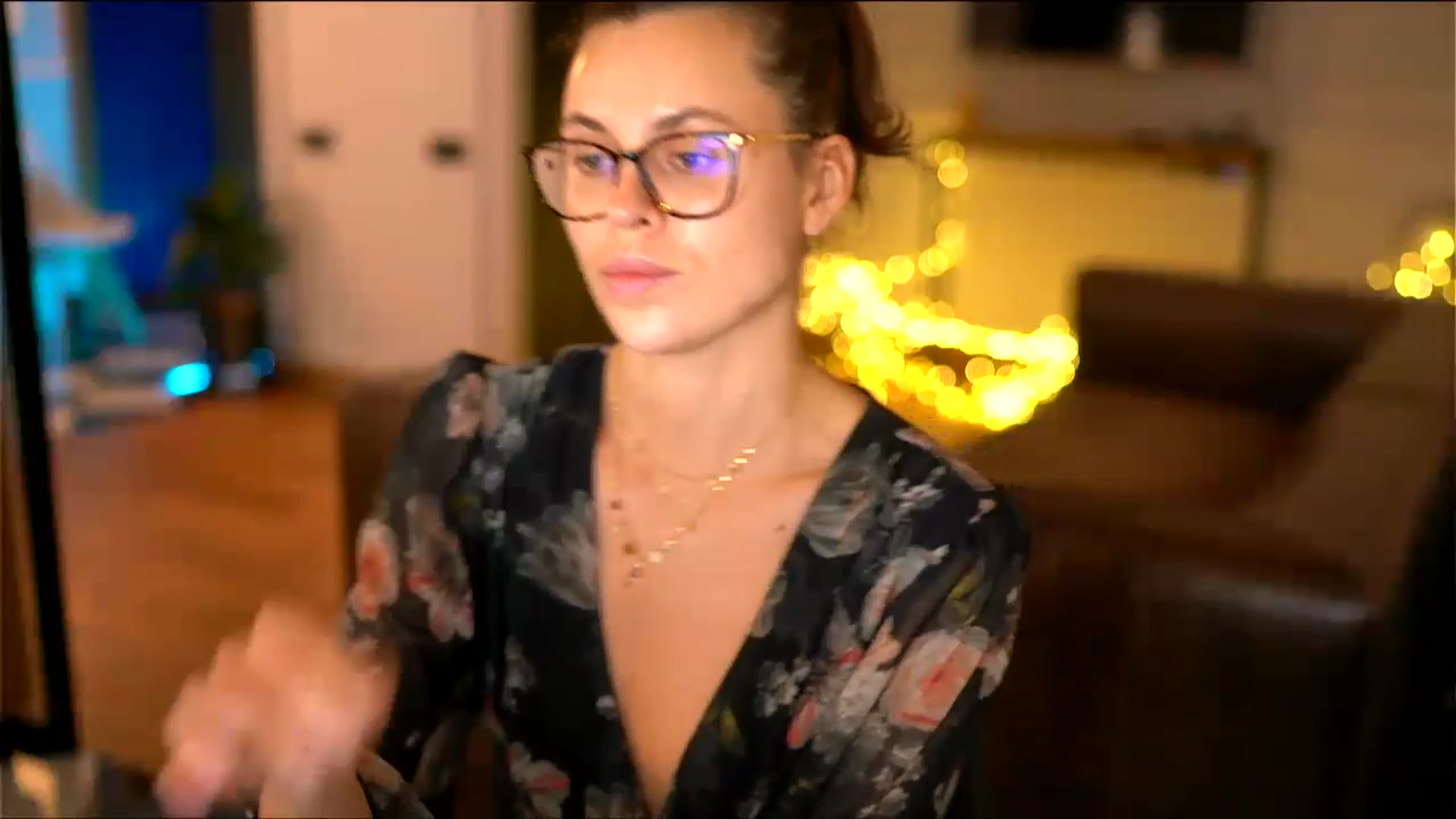 Gallery image thumbnail from BitterTease's myfreecams stream on, 11/19/2022, 23:04 image 4 of 20