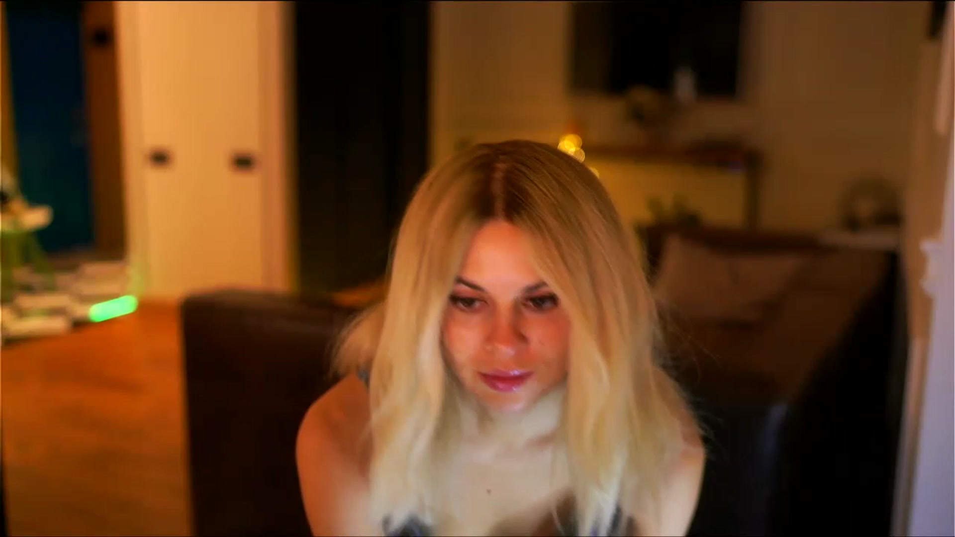 Gallery image thumbnail from BitterTease's myfreecams stream on, 11/25/2022, 15:14 image 19 of 20