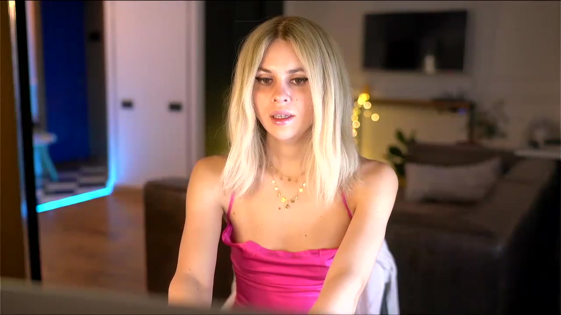 Gallery image thumbnail from BitterTease's myfreecams stream on, 11/28/2022, 16:43 image 1 of 20