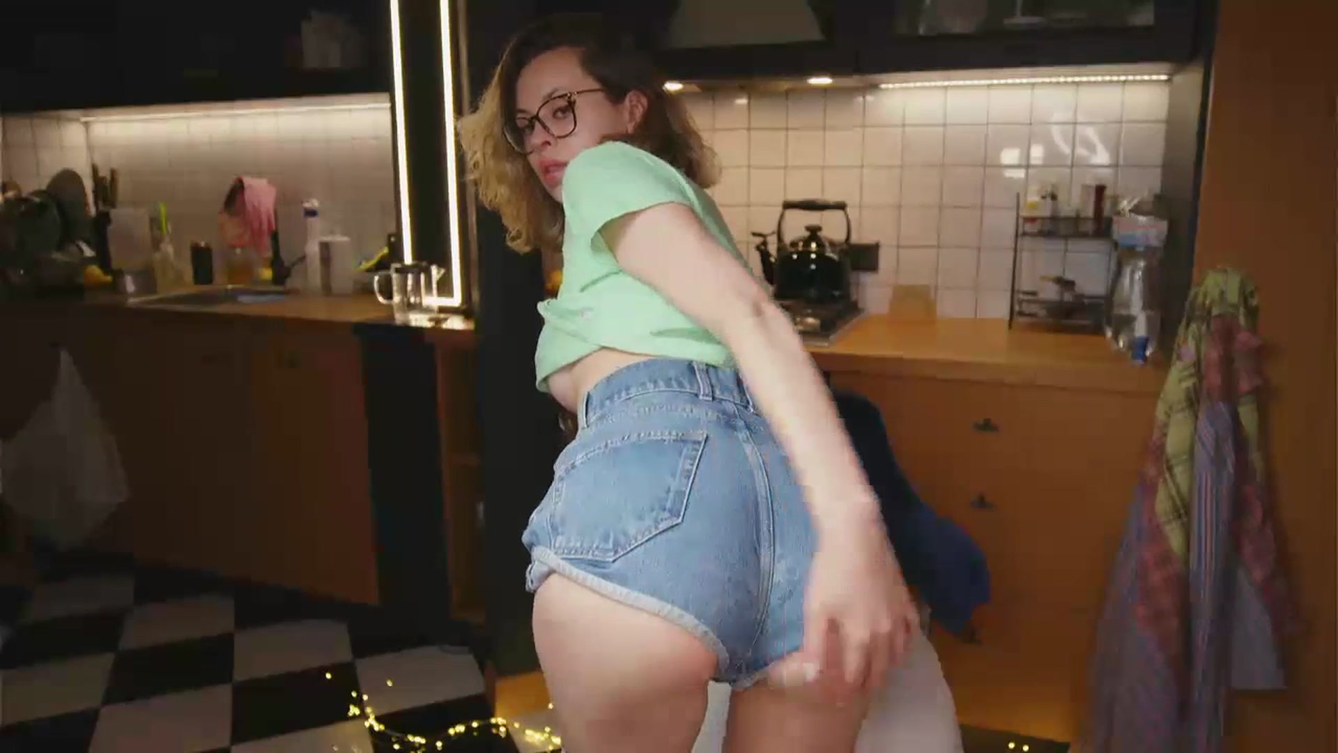 Gallery image thumbnail from BitterTease's myfreecams stream on, 09/08/2023, 18:01 image 3 of 20