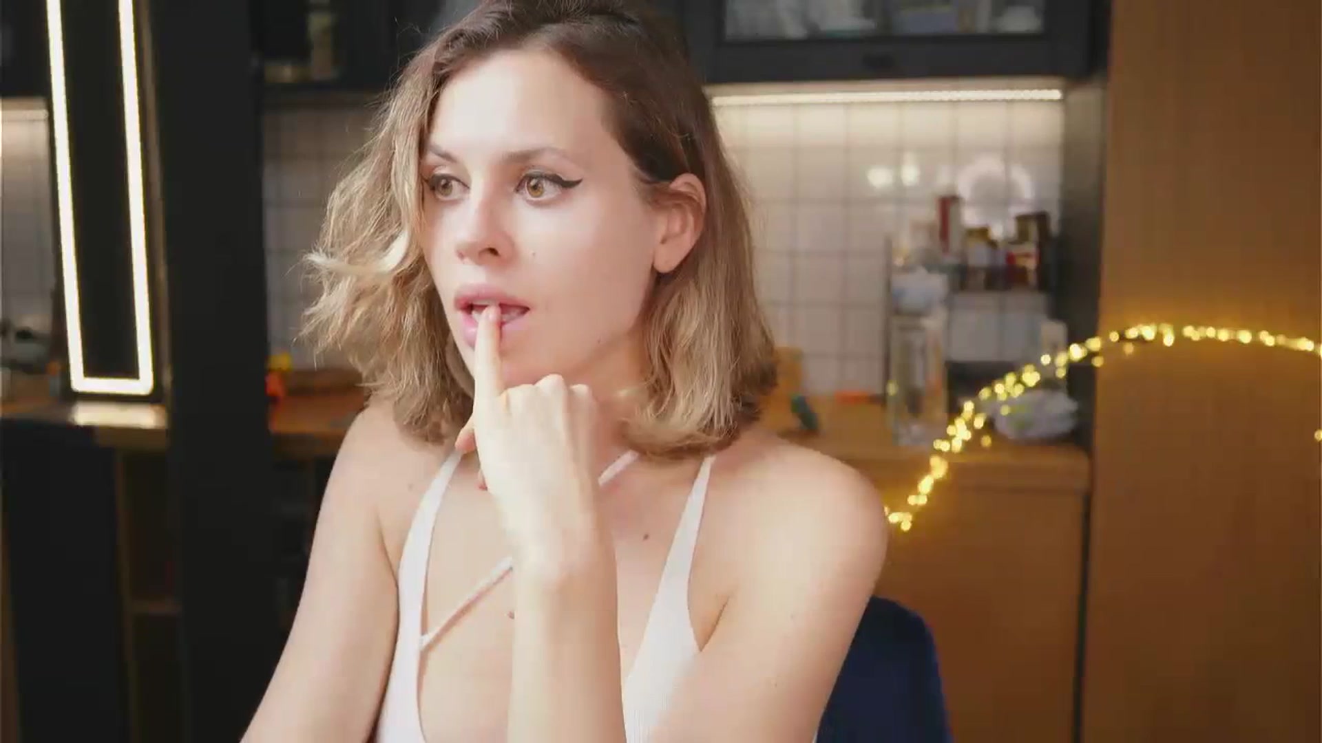Gallery image thumbnail from BitterTease's myfreecams stream on, 09/20/2023, 15:30 image 4 of 20