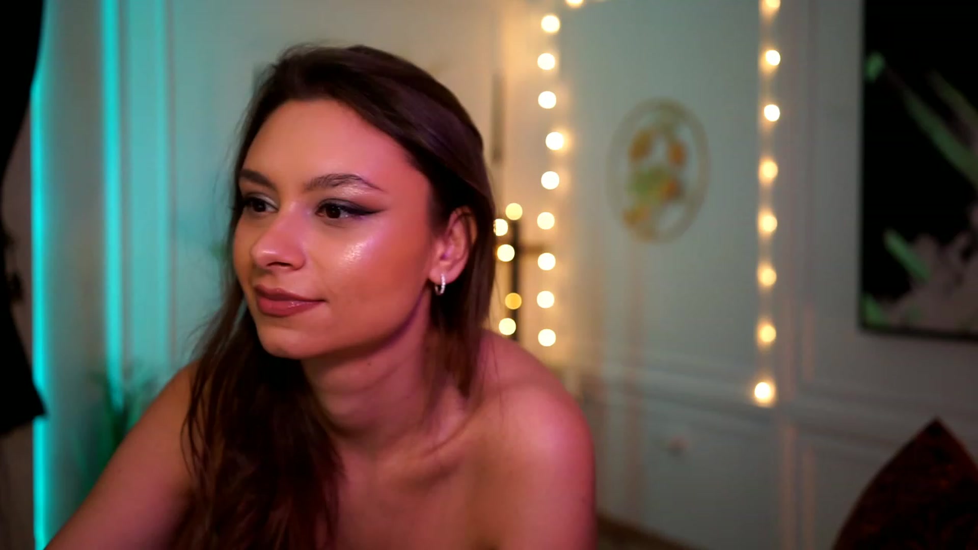 Gallery image thumbnail from Bitter_Mooon's myfreecams stream on, 03/12/2023, 20:22 image 10 of 20