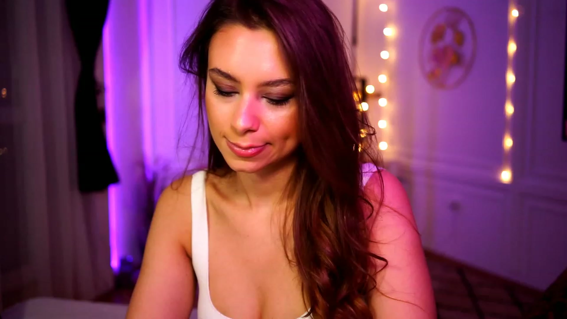 Gallery image thumbnail from Bitter_Mooon's myfreecams stream on, 03/14/2023, 17:52 image 16 of 20