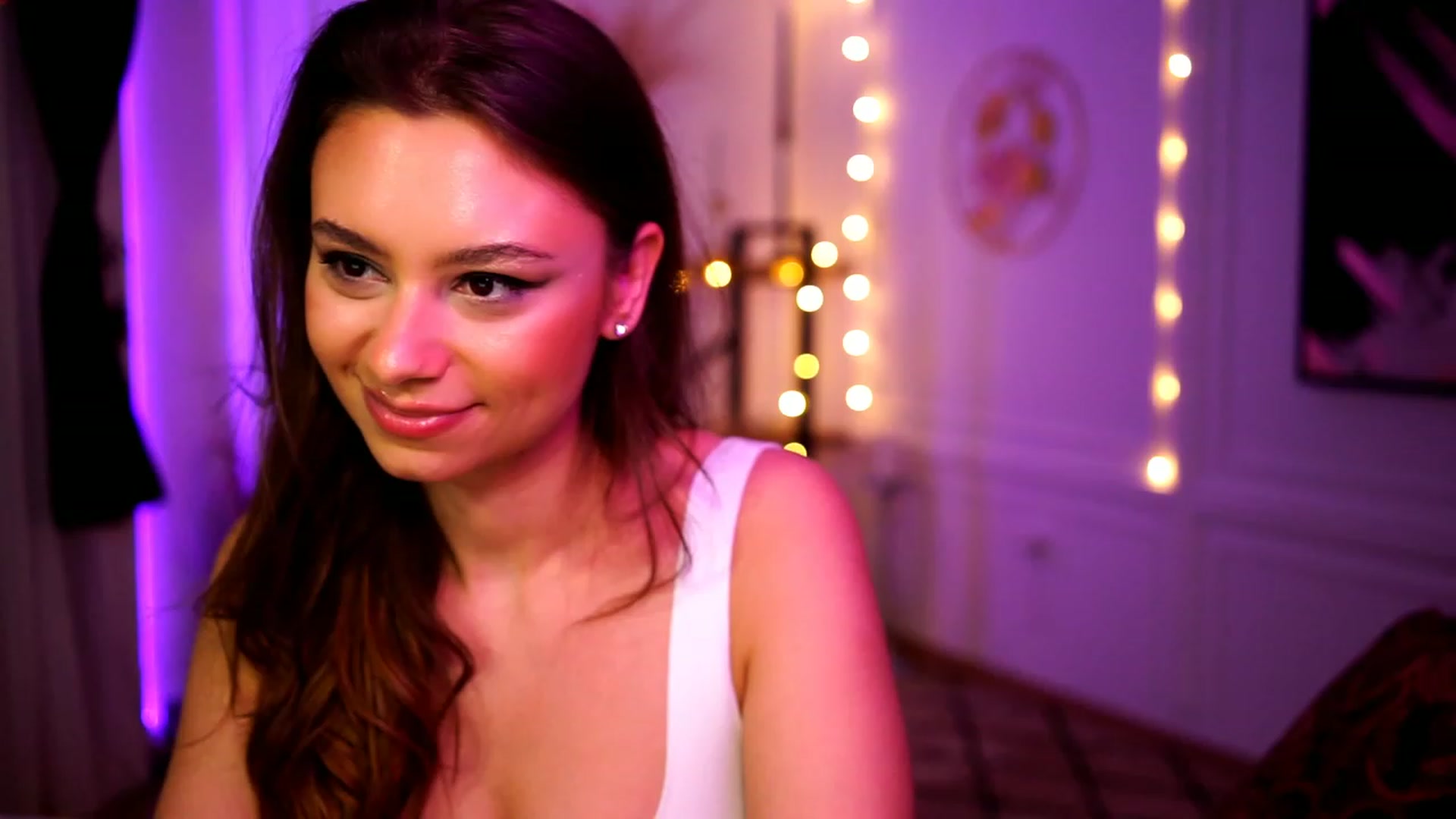 Gallery image thumbnail from Bitter_Mooon's myfreecams stream on, 03/14/2023, 17:52 image 14 of 20