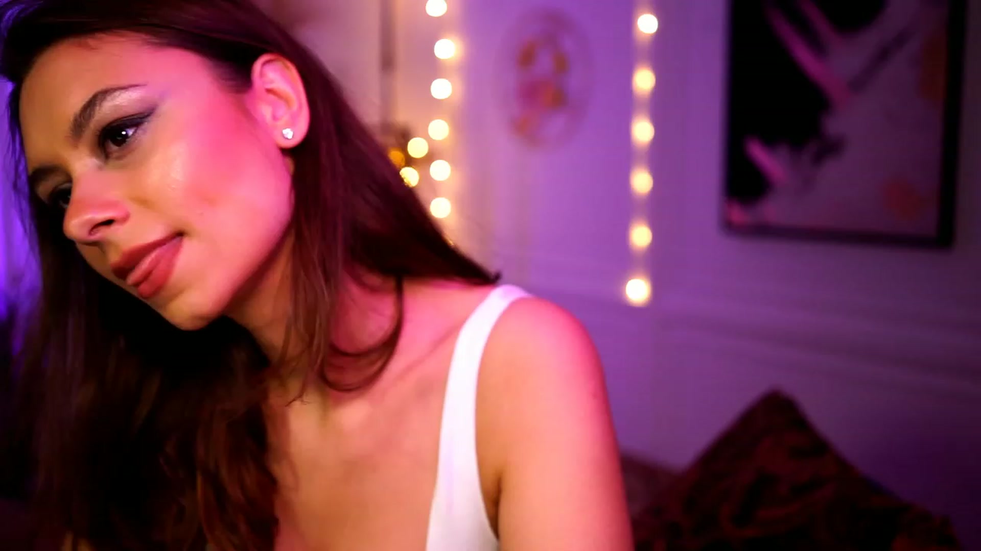 Gallery image thumbnail from Bitter_Mooon's myfreecams stream on, 03/14/2023, 19:20 image 17 of 20