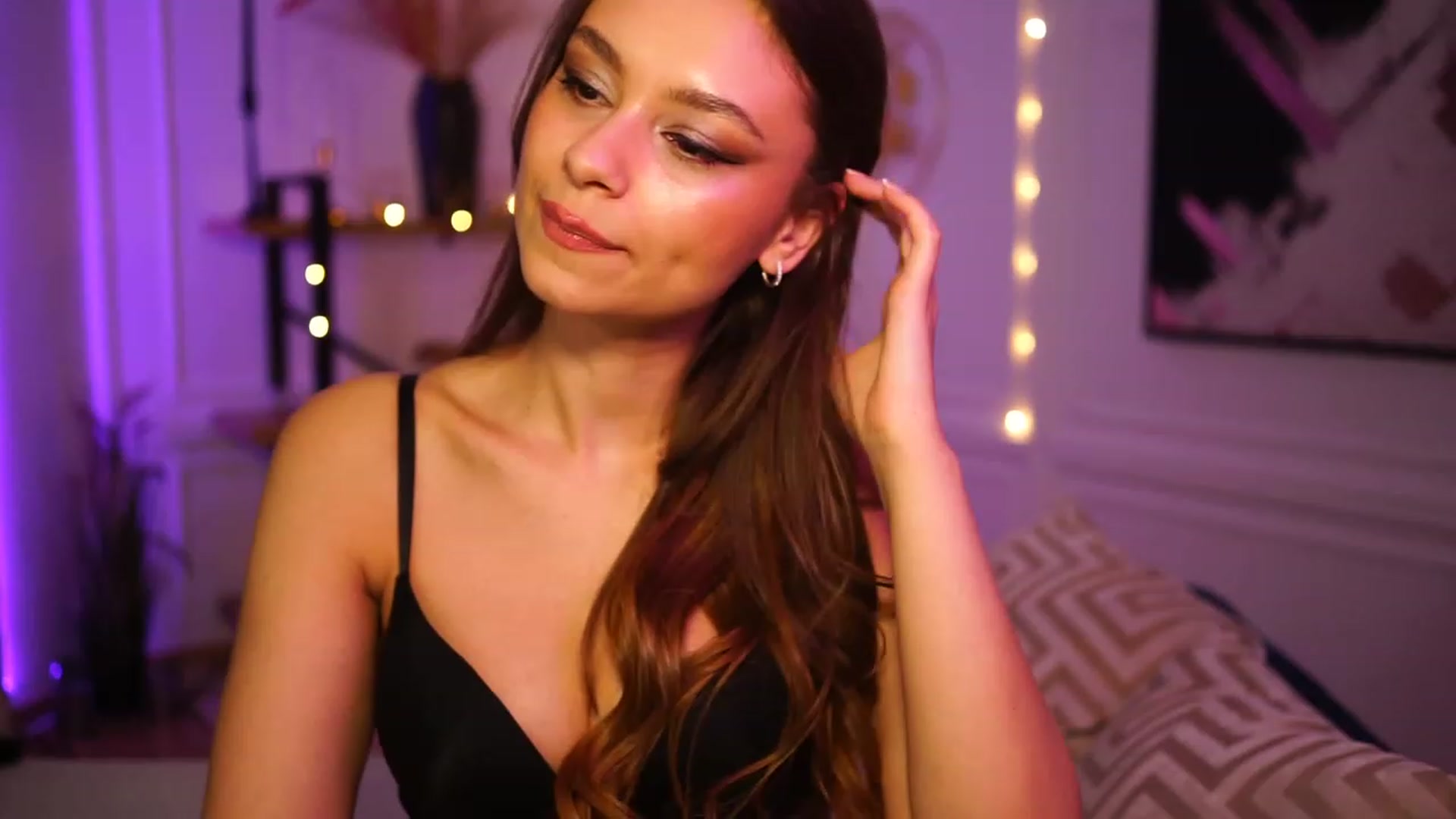Gallery image thumbnail from Bitter_Mooon's myfreecams stream on, 03/20/2023, 17:19 image 10 of 20