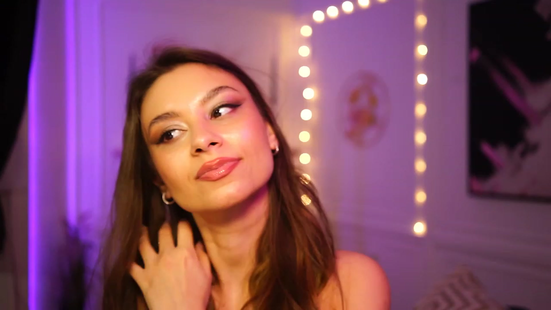 Gallery image thumbnail from Bitter_Mooon's myfreecams stream on, 03/20/2023, 20:53 image 11 of 20